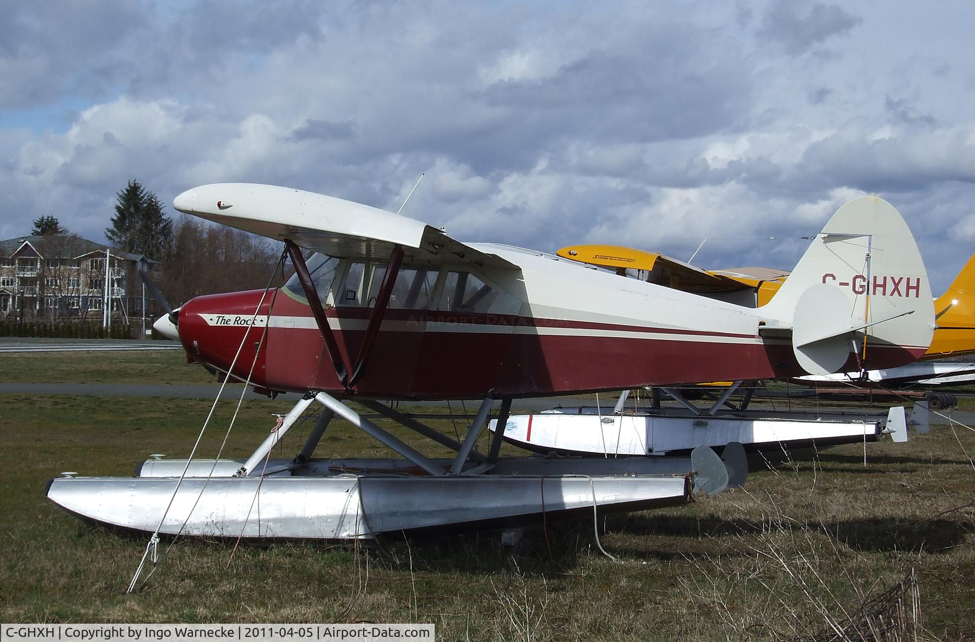 C-GHXH, 1960 Piper PA-22S-150 C/N 22 7528, Piper PA-22S-150 Tri-Pacer on floats at Courtenay Airpark, Courtenay BC