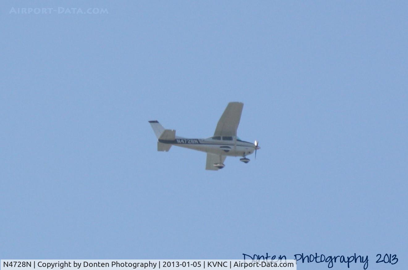 N4728N, 1979 Cessna 182Q Skylane C/N 18267317, Cessna Skylane (N4728N) on approach to Venice Airport