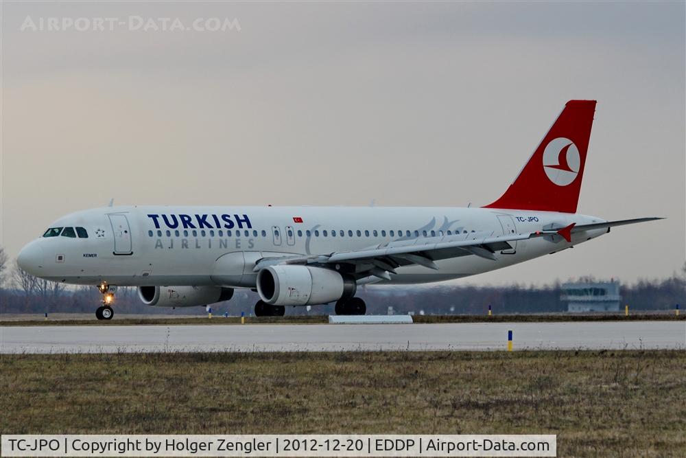 TC-JPO, 2008 Airbus A320-232 C/N 3567, IST-LEJ-IST shuttle is rolling out on rwy 26L...