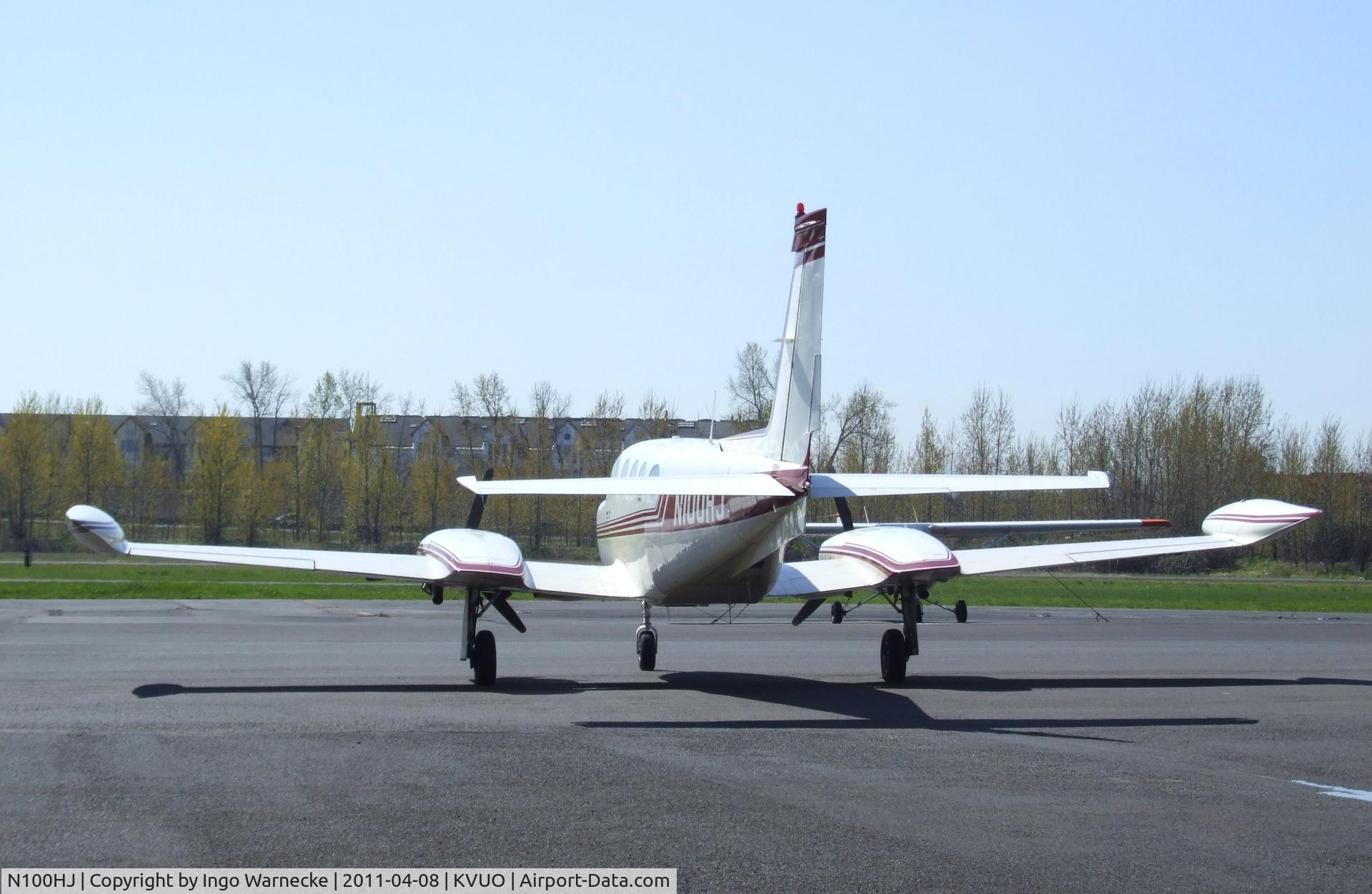 N100HJ, 1974 Cessna 340 C/N 340-0334, Cessna 340 at Pearson Field airfield, Vancouver WA