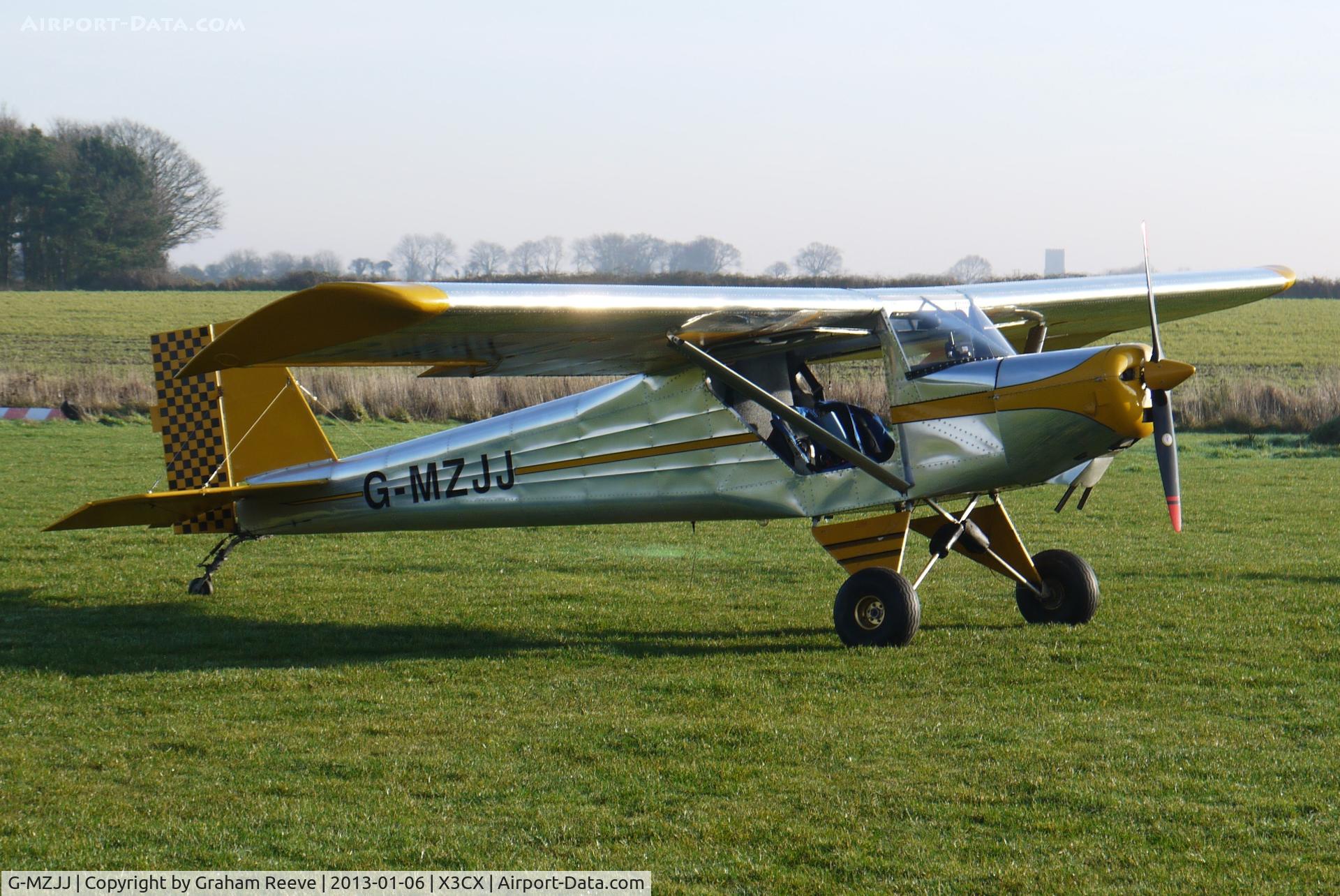 G-MZJJ, 1998 Murphy Maverick C/N PFA 259-13016, Parked in the sun.