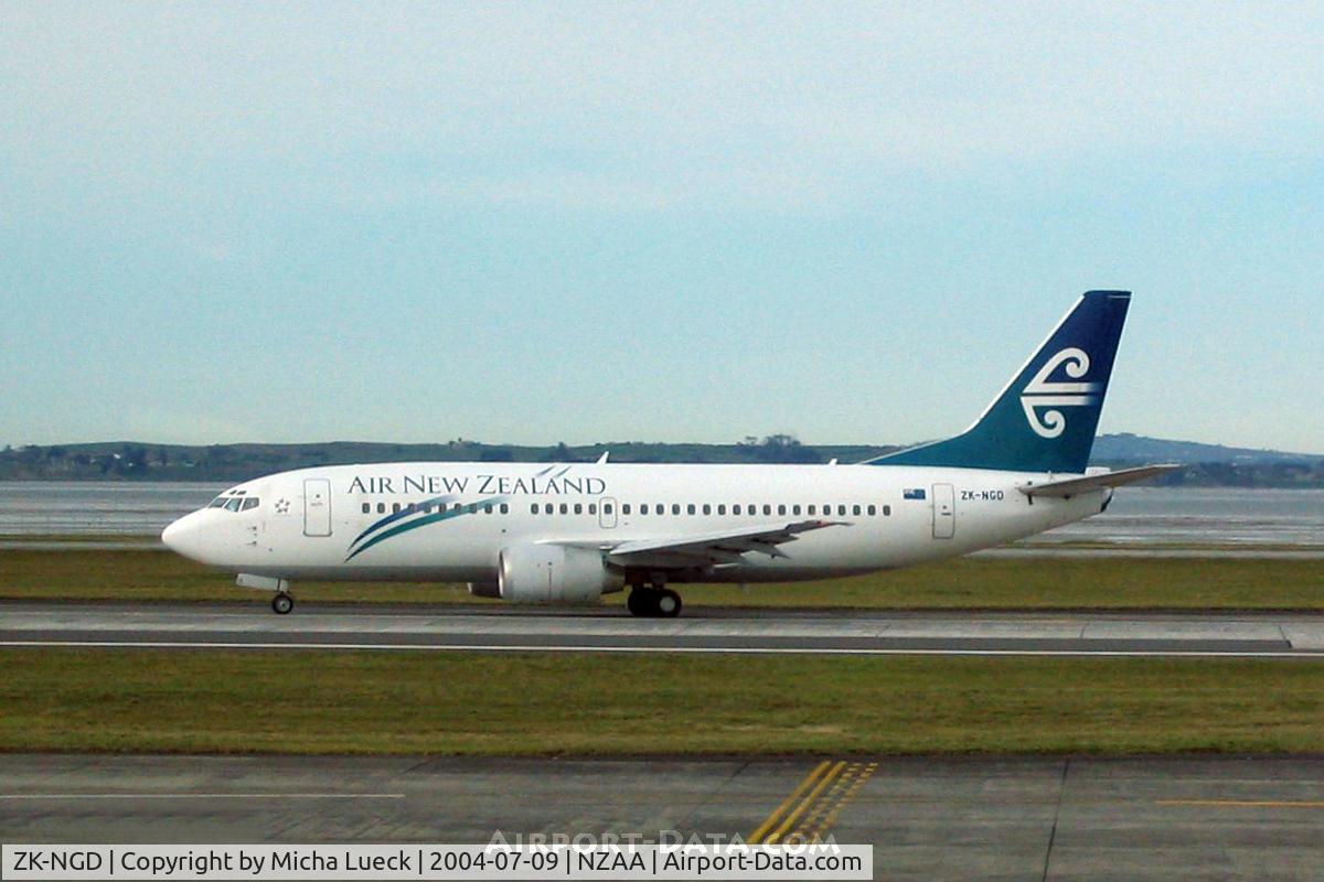 ZK-NGD, 1998 Boeing 737-3U3 C/N 28732, At Auckland