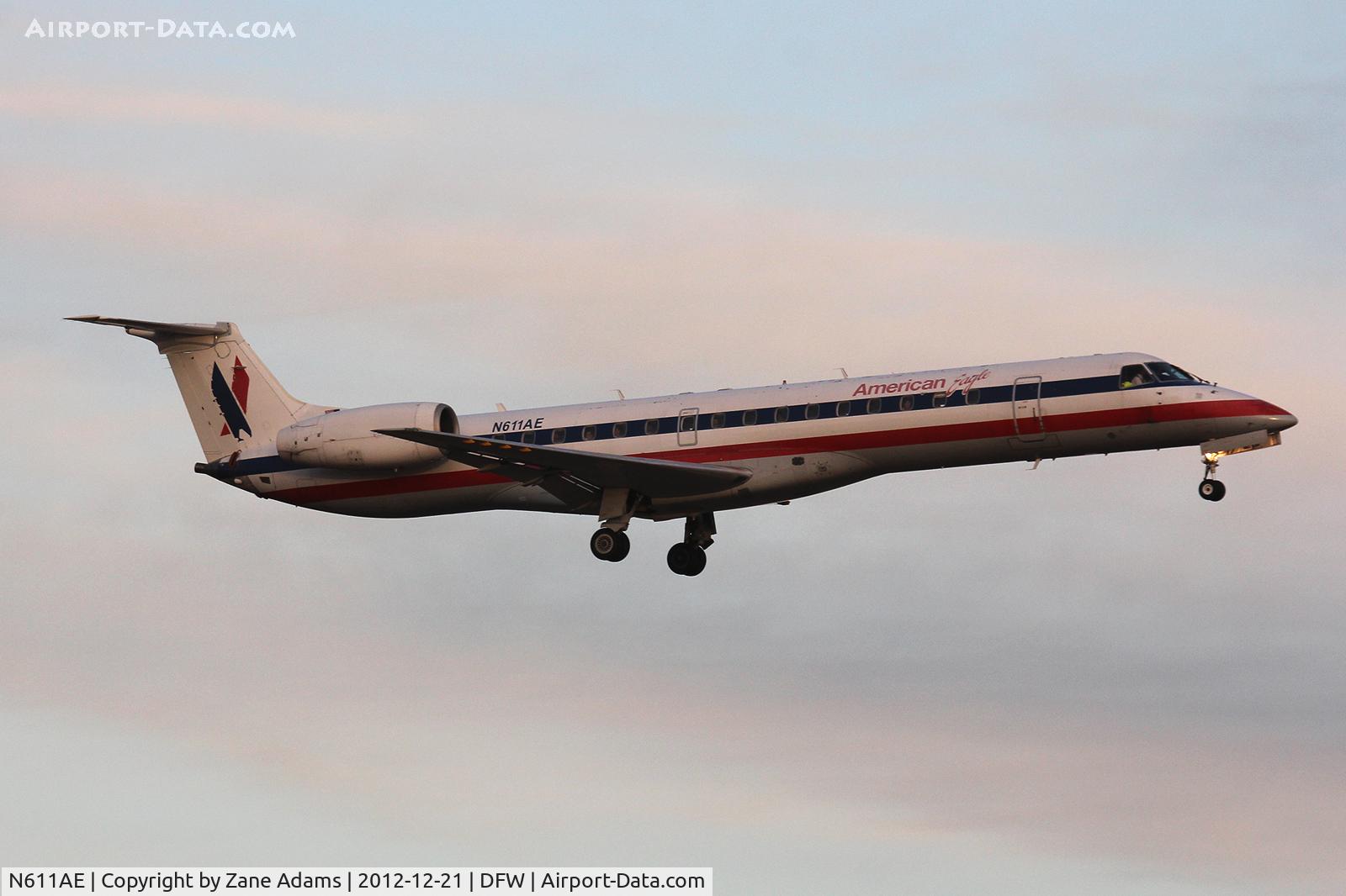 N611AE, 1998 Embraer ERJ-145LR (EMB-145LR) C/N 145074, American Eagle at DFW Airport