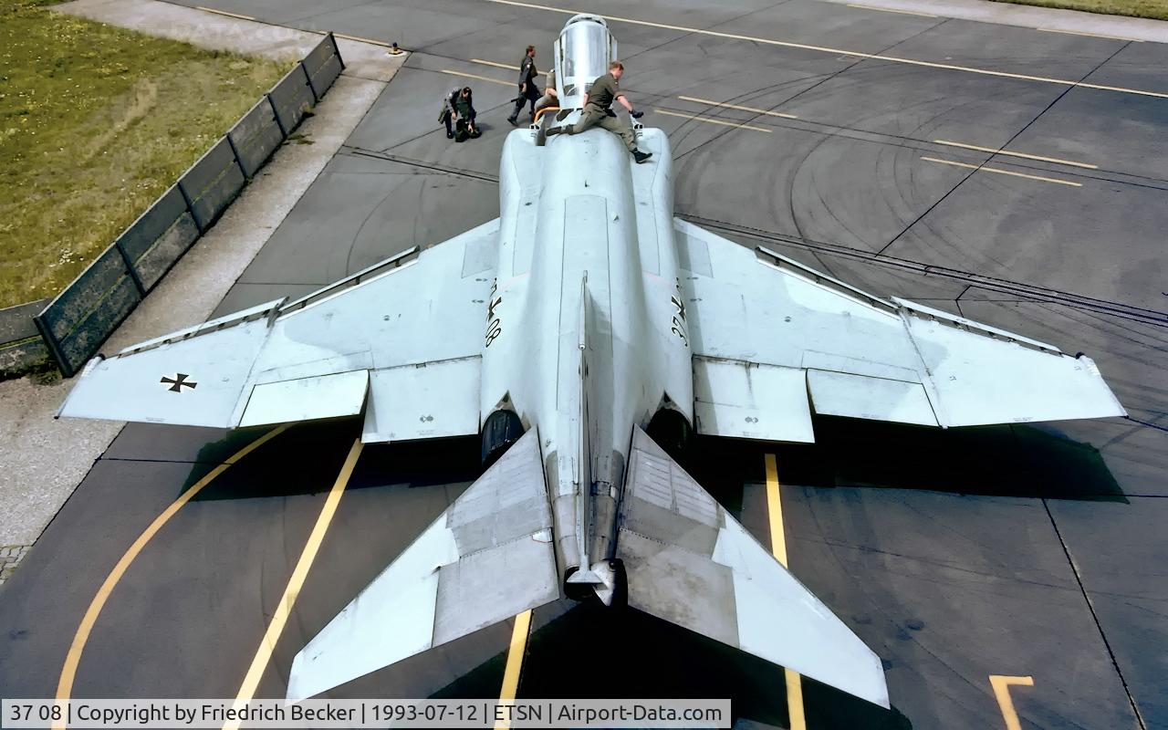 37 08, 1972 McDonnell Douglas F-4F Phantom II C/N 4363, flightline at Fliegerhorst Neuburg