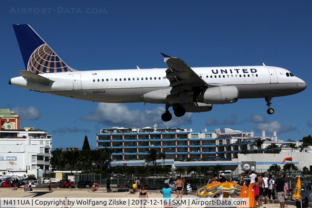 N411UA, 1994 Airbus A320-232 C/N 464, Over famous Maho Beach