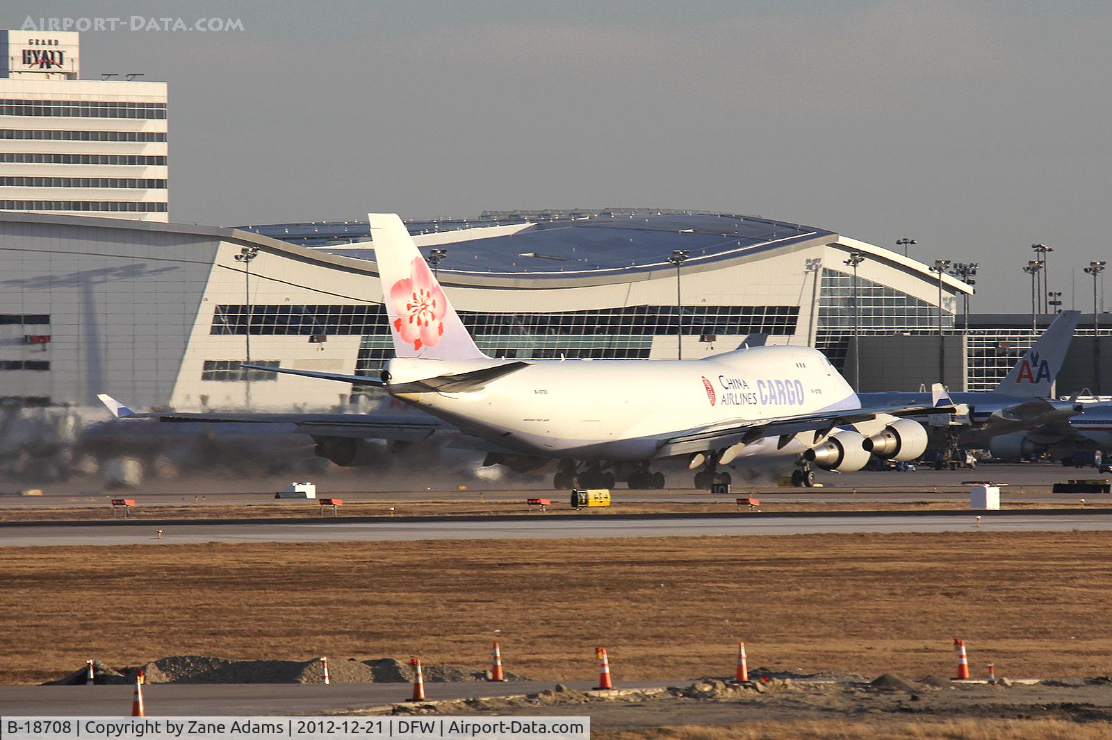 B-18708, 2001 Boeing 747-409F/SCD C/N 30765, China Airlines Cargo departing DFW Airport