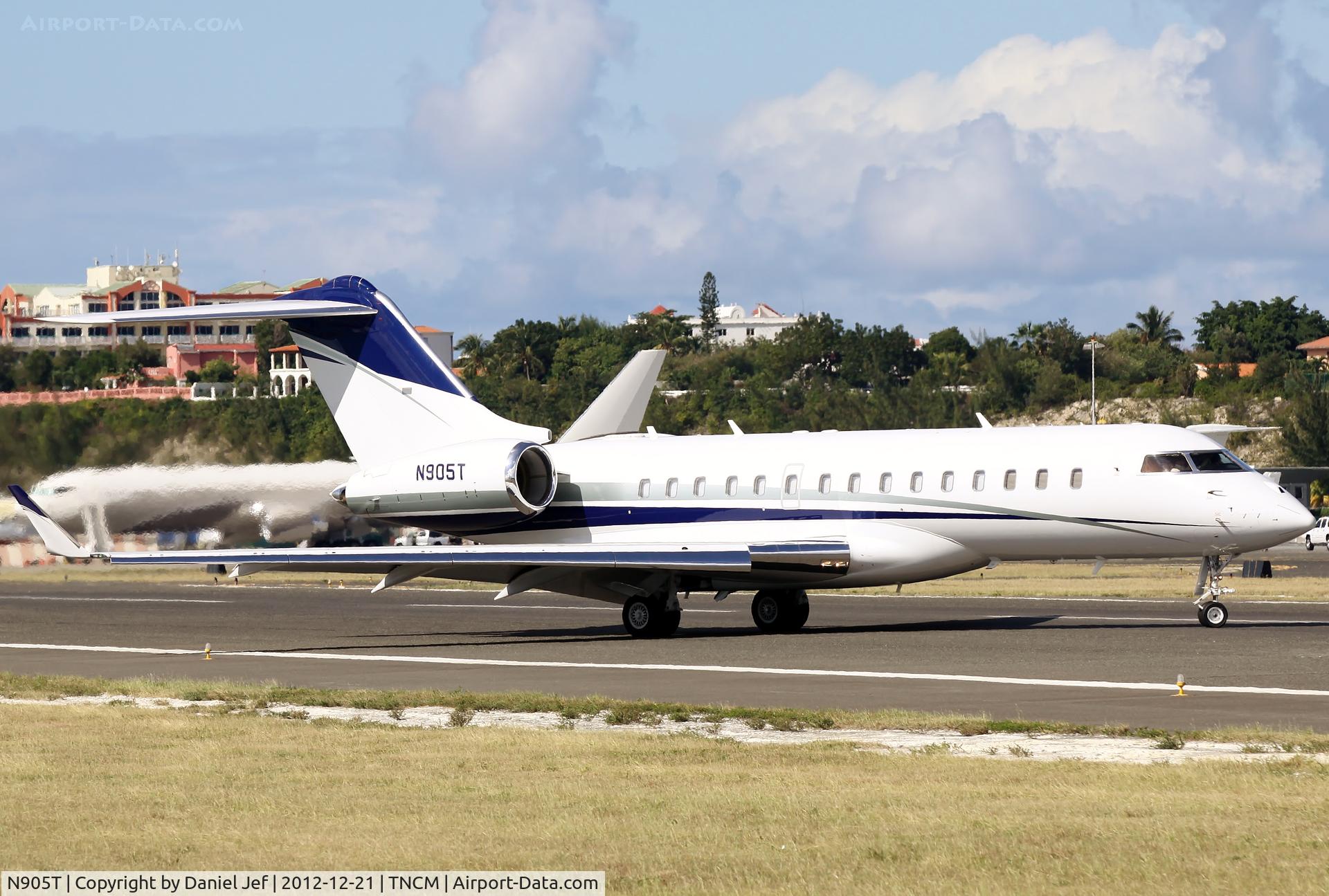 N905T, 2005 Bombardier BD-700-1A10 Global Express XRS C/N 9179, N905T