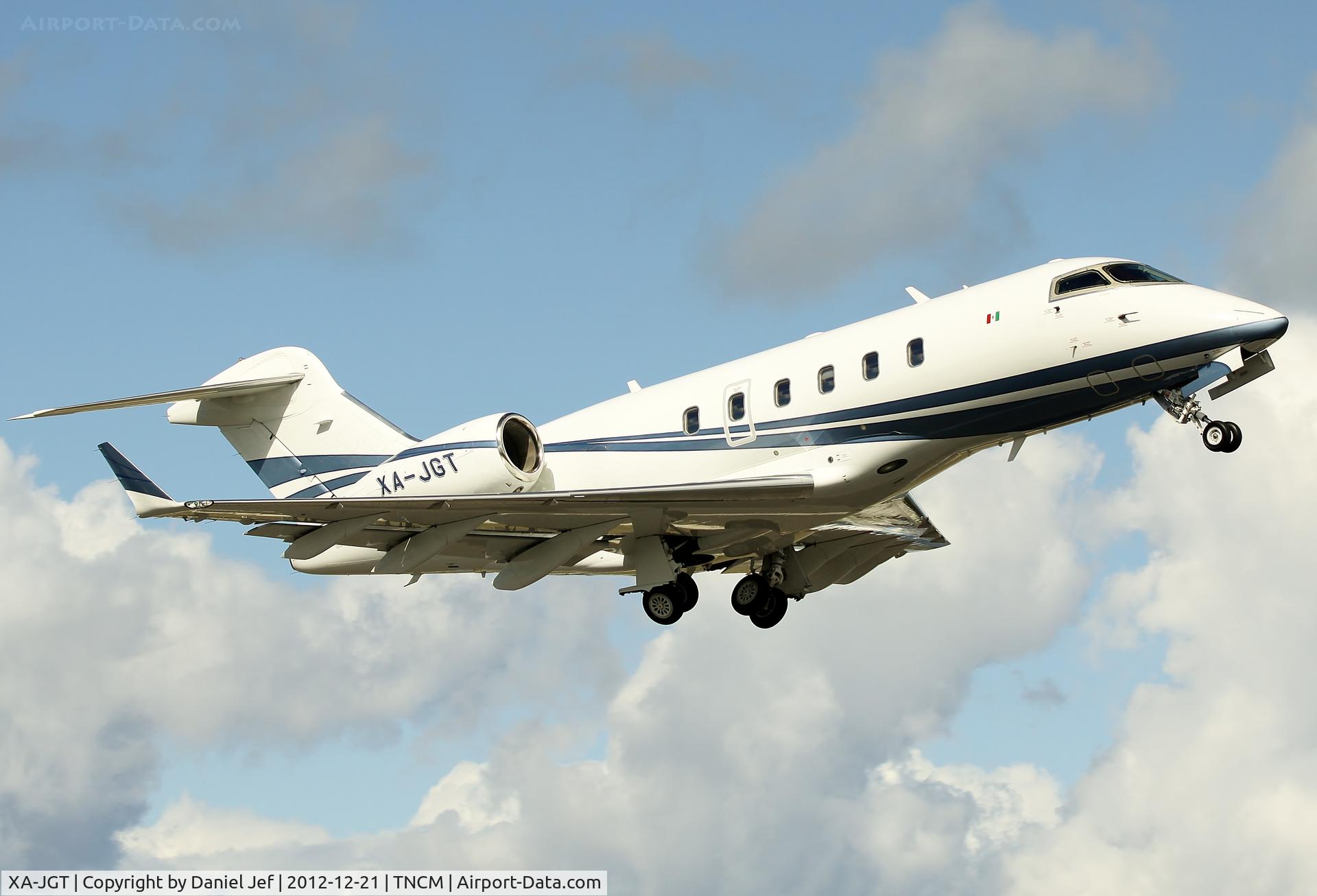 XA-JGT, 2003 Bombardier Challenger 300 (BD-100-1A10) C/N 20007, XA-JGT