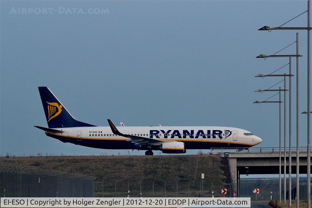EI-ESO, 2011 Boeing 737-8AS C/N 34989, On taxi along echo 7....