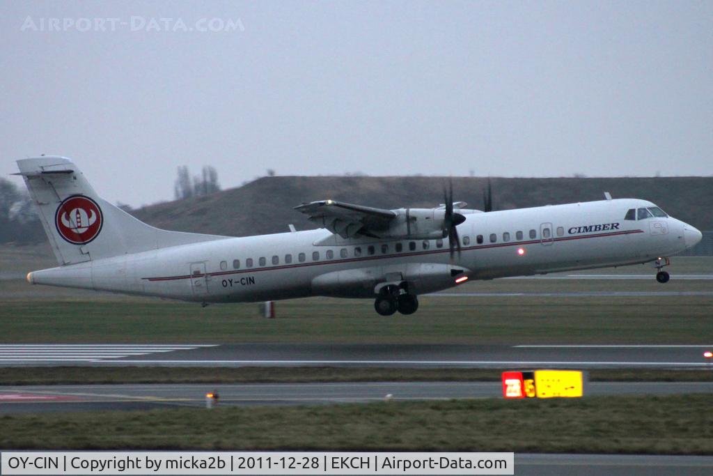 OY-CIN, 1999 ATR 72-212A C/N 568, Take off
