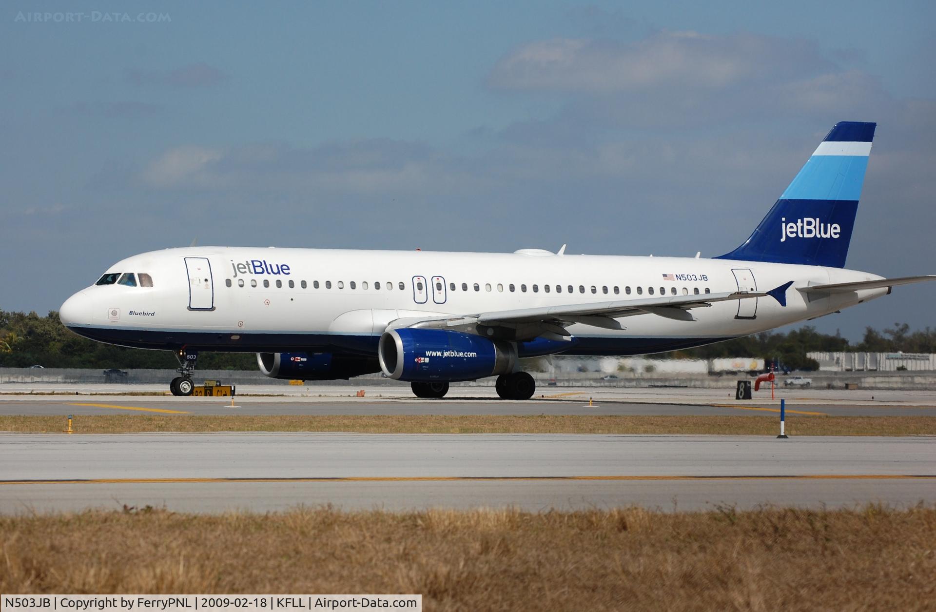N503JB, 1999 Airbus A320-232 C/N 1123, A320 taxying