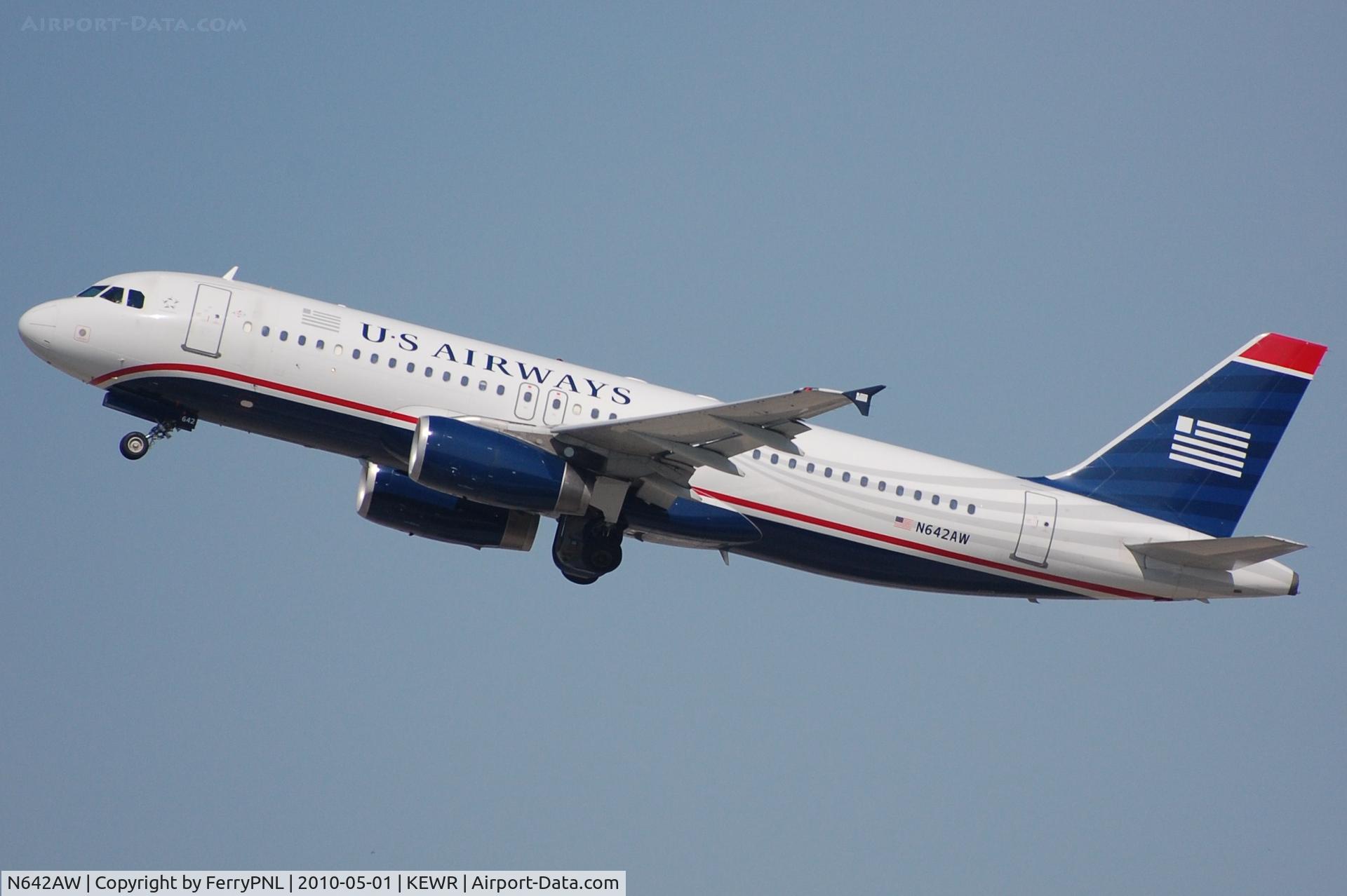 N642AW, 1996 Airbus A320-232 C/N 584, US A320 departure