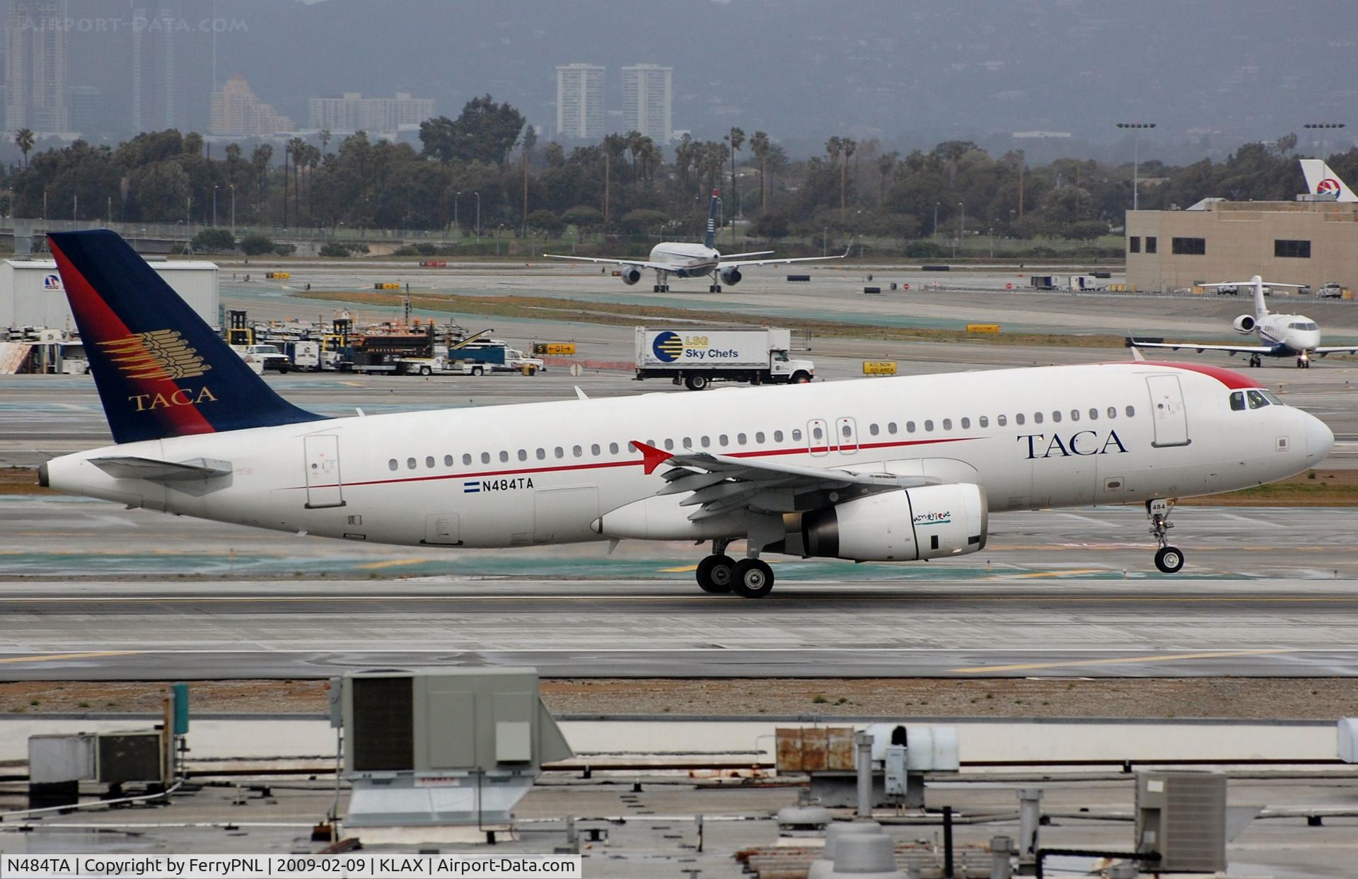 N484TA, 2001 Airbus A320-233 C/N 1523, touch down in LAX