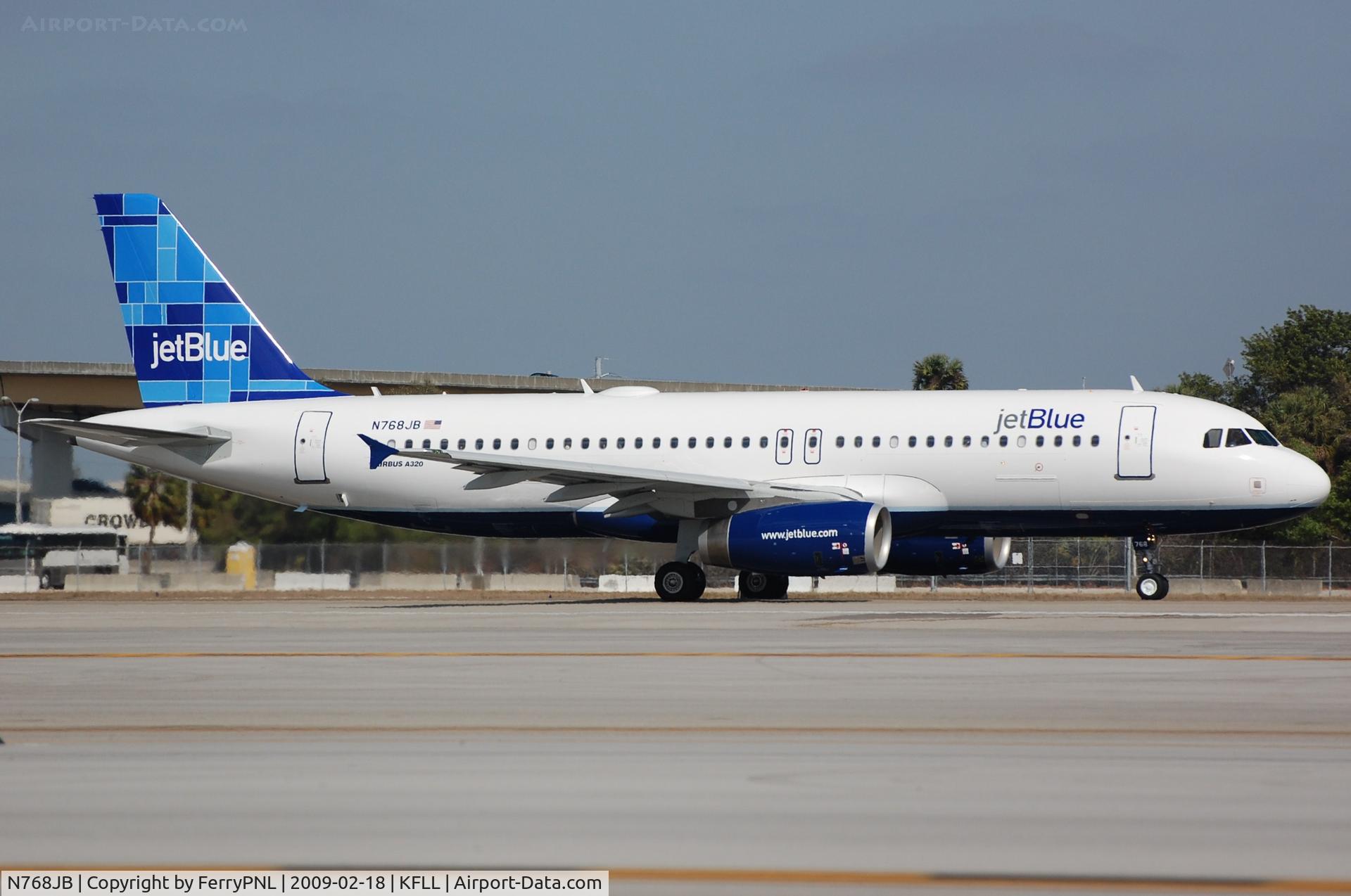 N768JB, 2008 Airbus A320-232 C/N 3760, Ready for take off