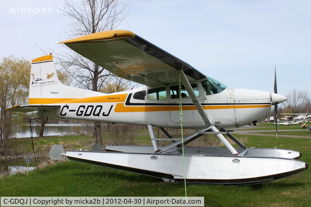 C-GDQJ, 1976 Cessna A185F Skywagon 185 C/N 18502930, Parked