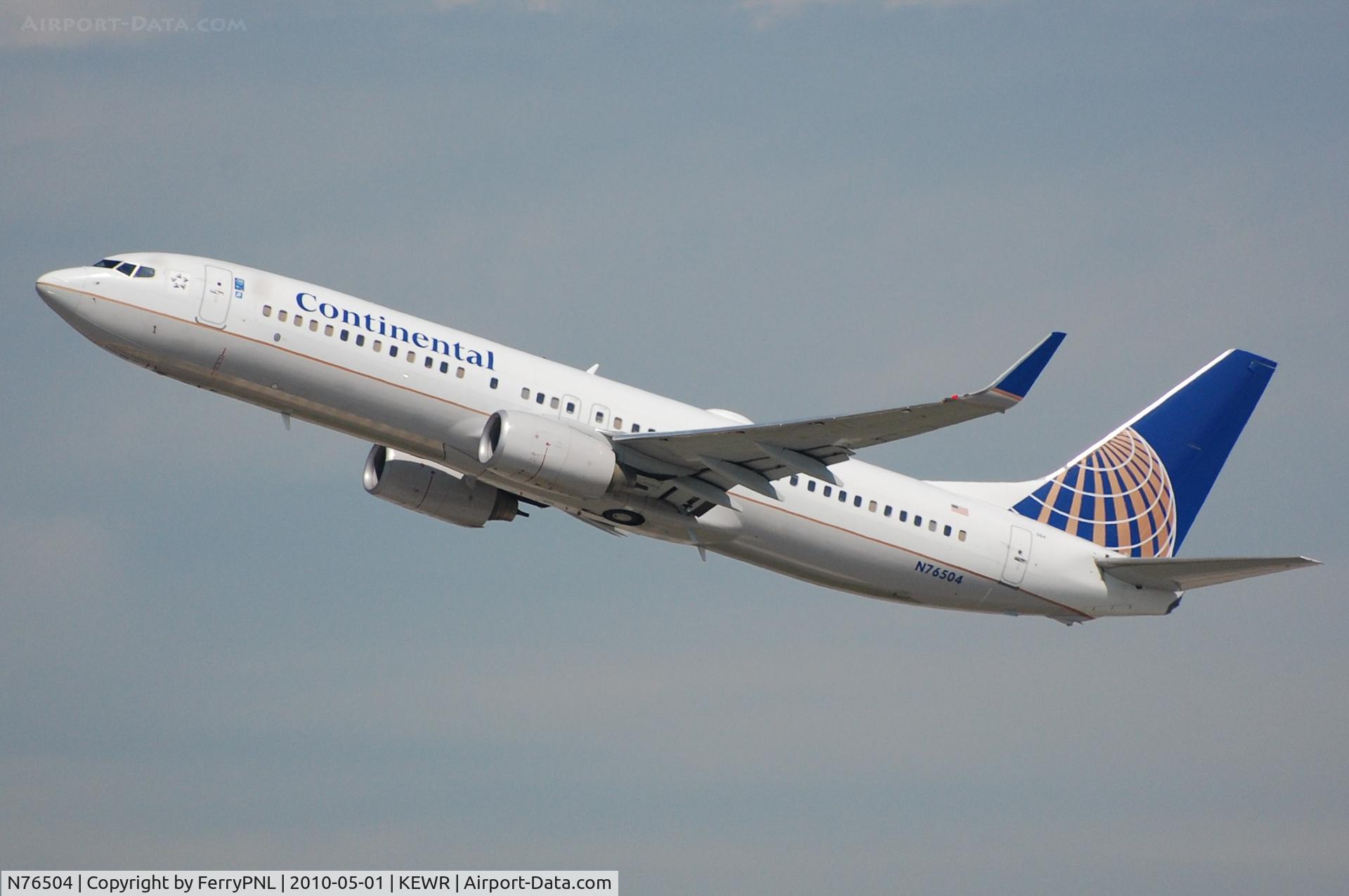 N76504, 2006 Boeing 737-824 C/N 31604, CO B738 take-off