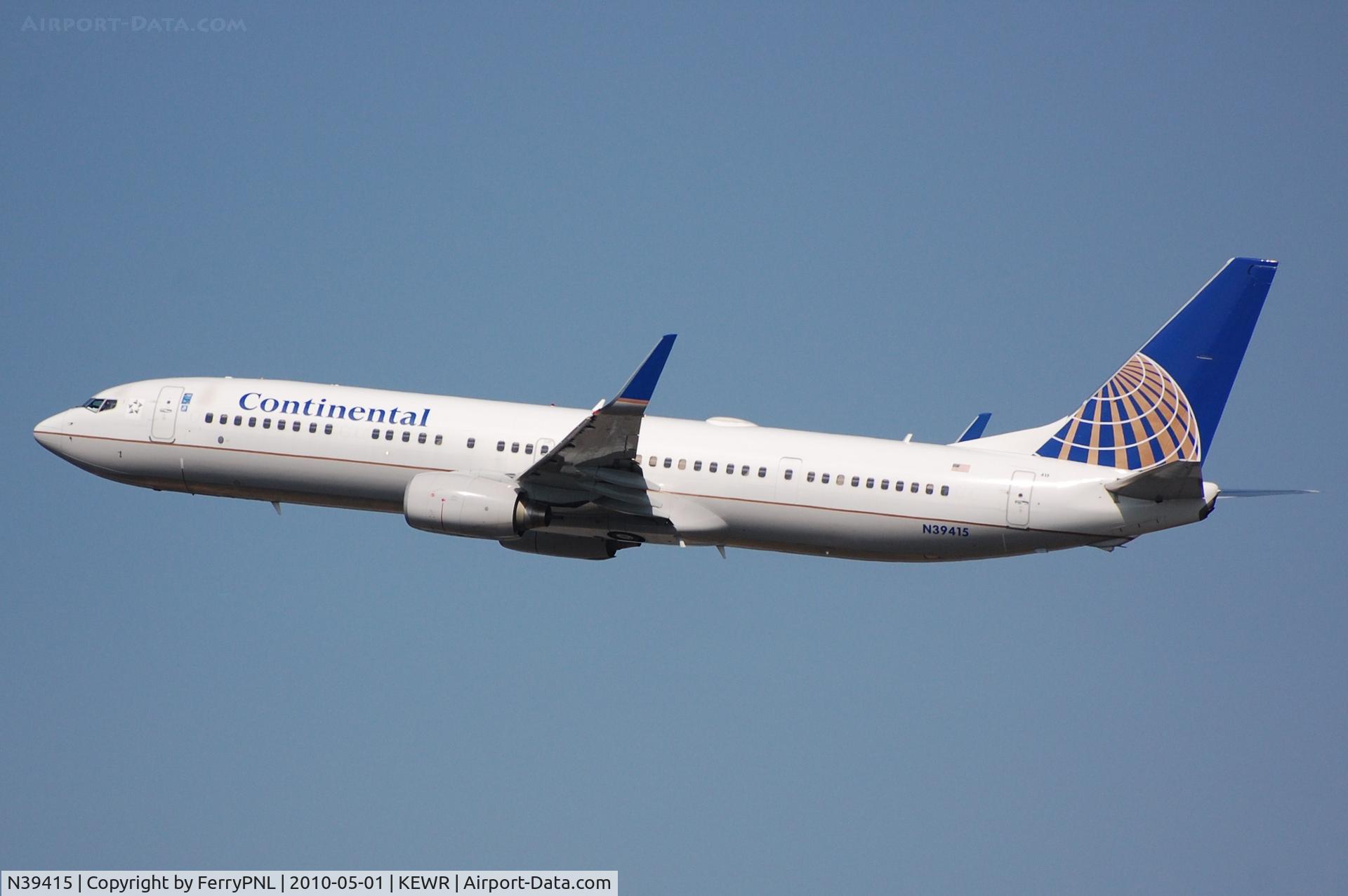 N39415, 2008 Boeing 737-924/ER C/N 32826, CO B739 starting its trip