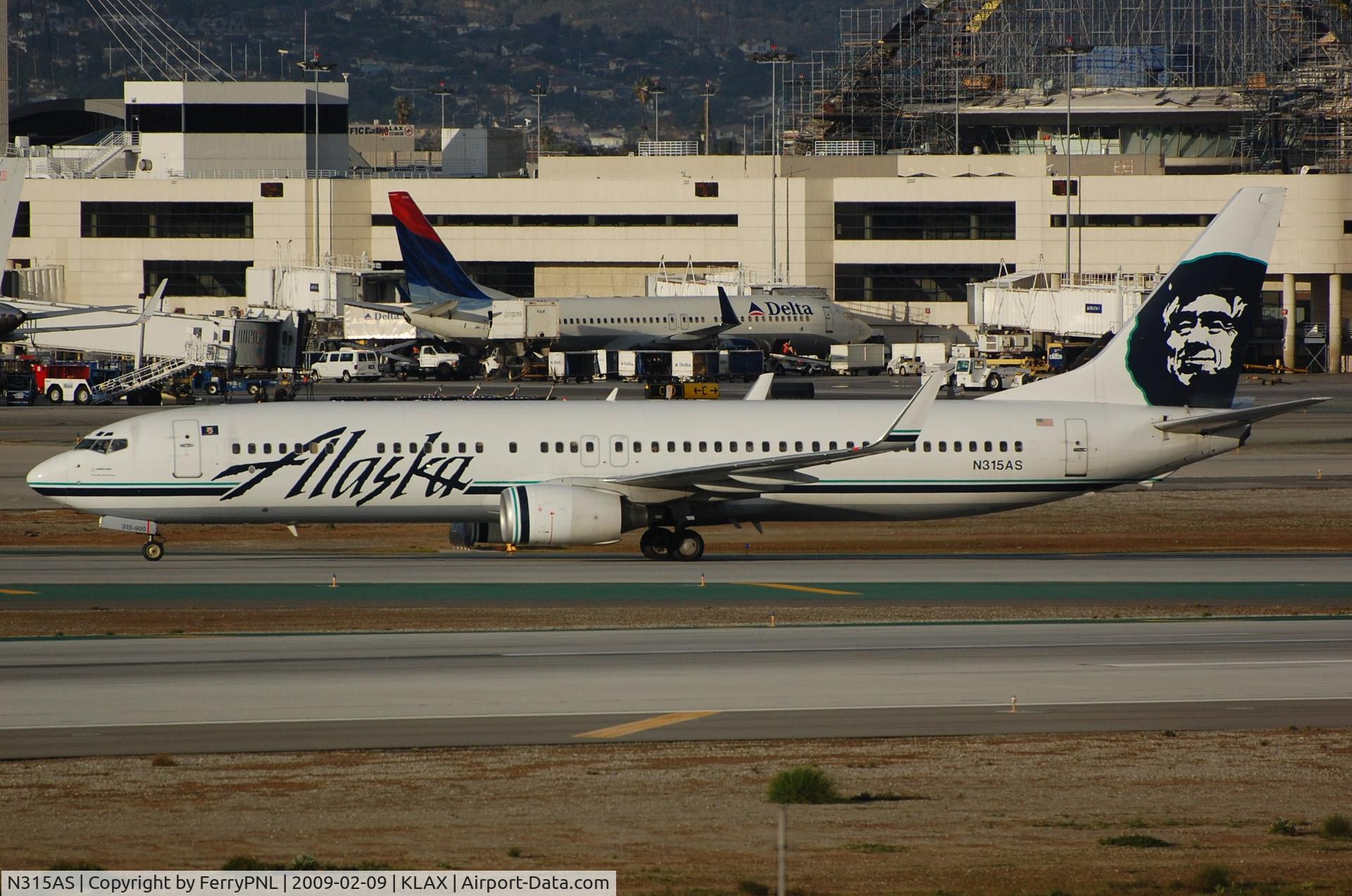 N315AS, 2002 Boeing 737-990 C/N 30019, Alaska B739 just landed in LAX
