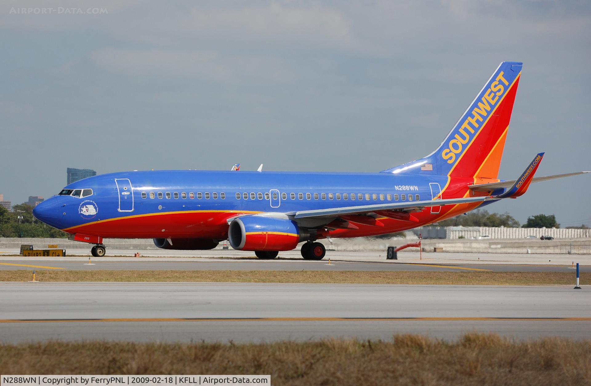 N288WN, 2007 Boeing 737-7H4 C/N 36611, Southwest B737 ready to depart