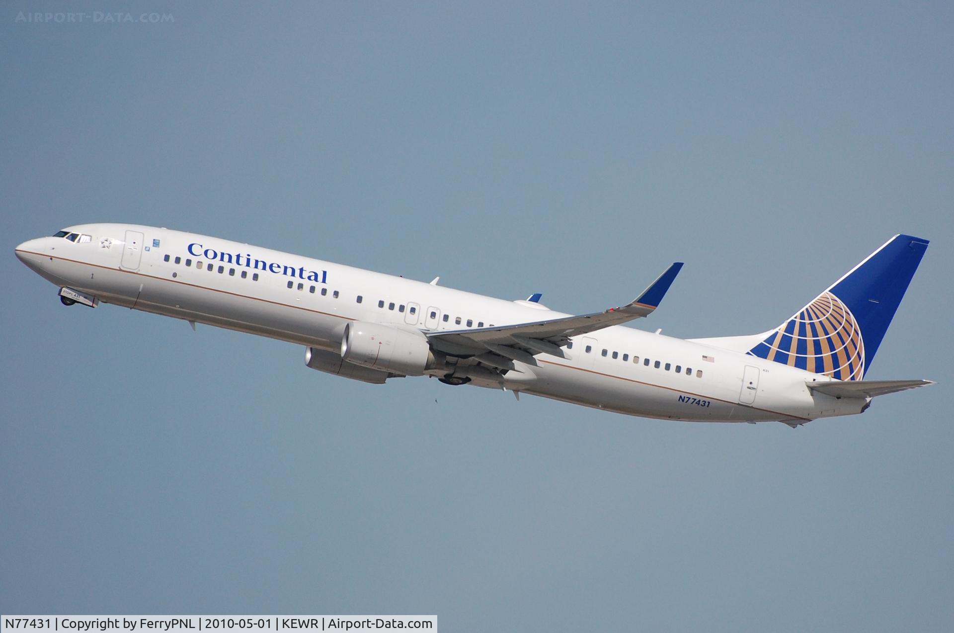 N77431, 2009 Boeing 737-924/ER C/N 32833, A long B737; series 900
