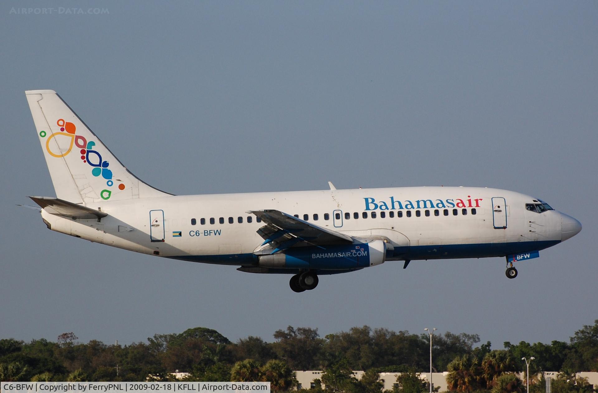 C6-BFW, 1982 Boeing 737-2K5 C/N 22601, Classic 1982 B732