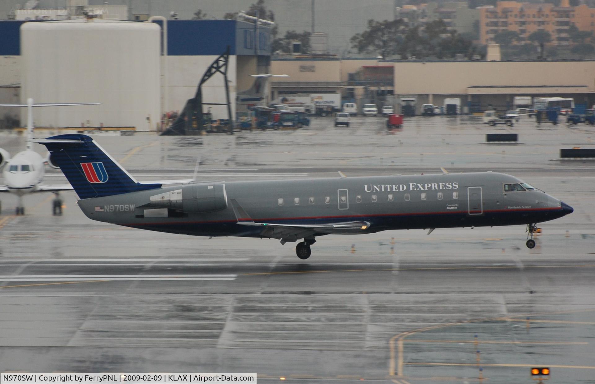 N970SW, 2003 Bombardier CRJ-200ER (CL-600-2B19) C/N 7881, UA Express CL200 landing