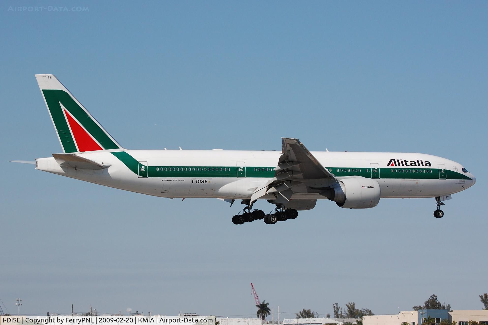 I-DISE, 2002 Boeing 777-243/ER C/N 32856, AZ B772 landing in MIA