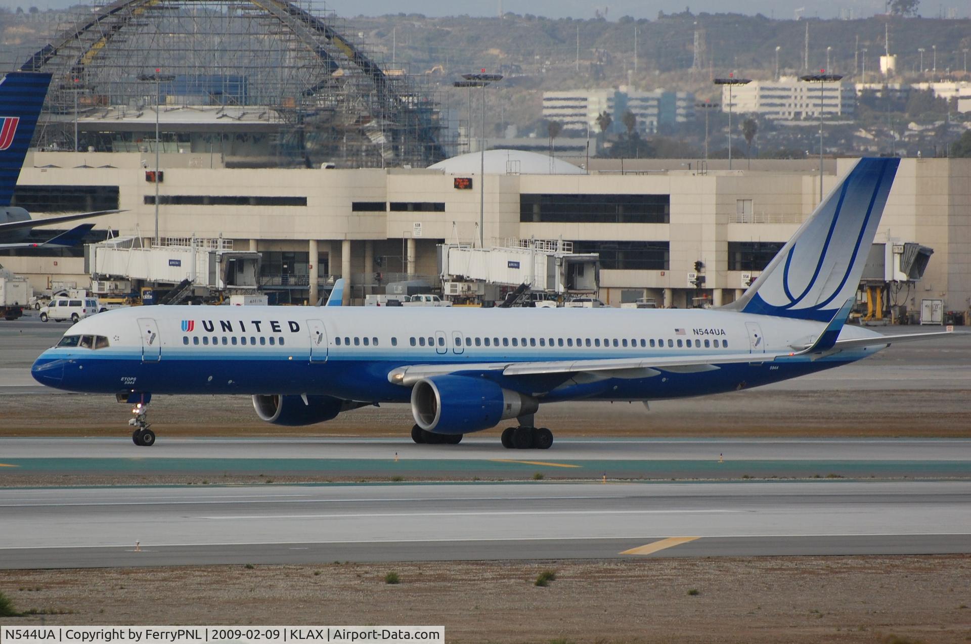 N544UA, 1991 Boeing 757-222 C/N 25322, UA B752 just landed