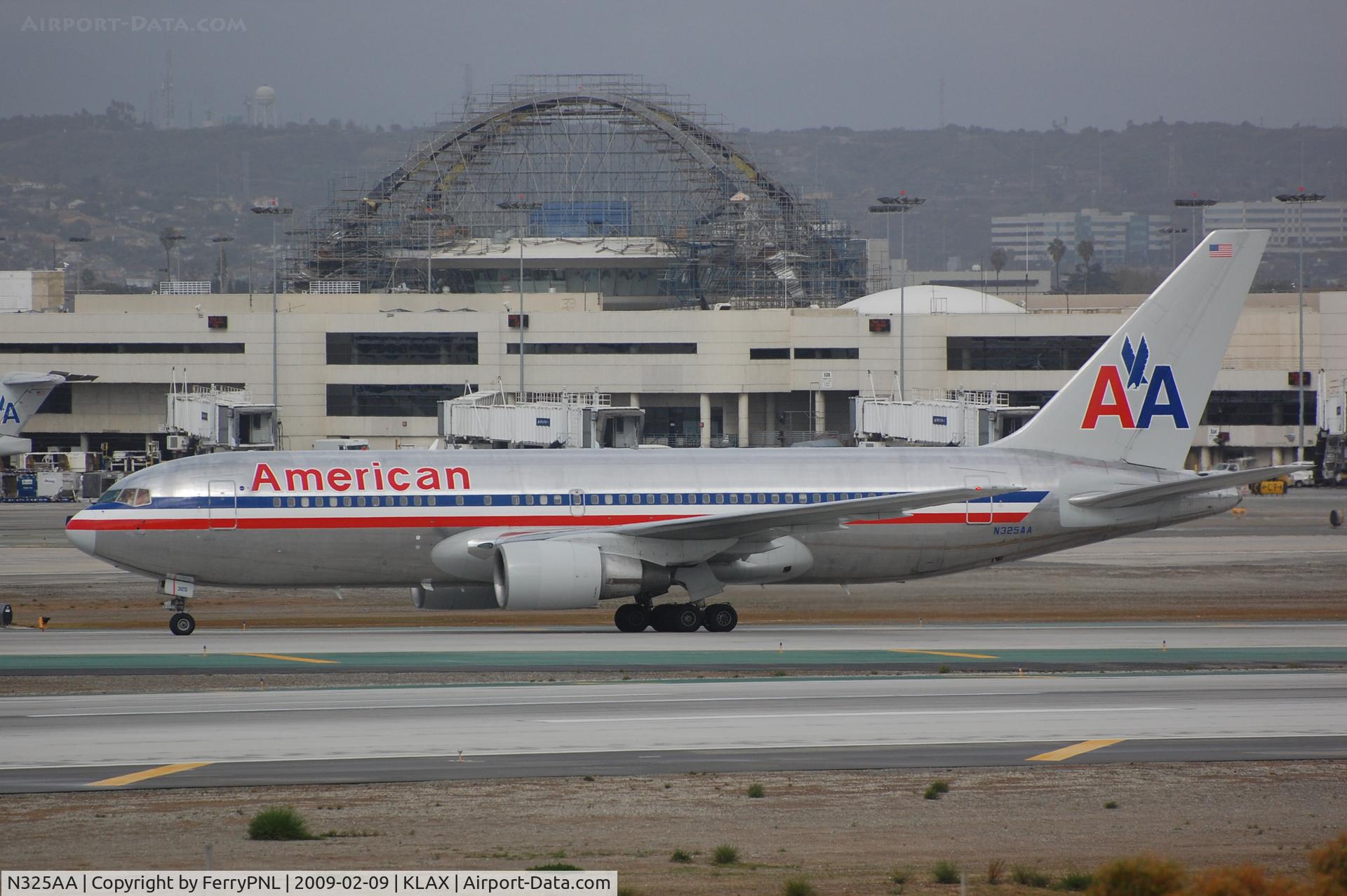 N325AA, 1986 Boeing 767-223 C/N 22326, B762 vacating runway