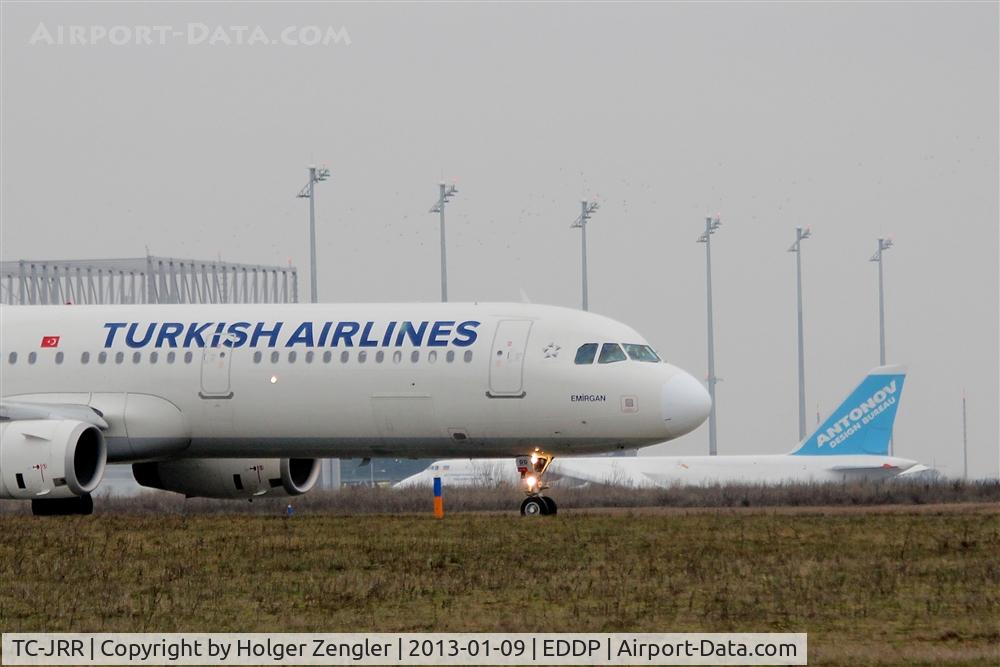 TC-JRR, 2011 Airbus A321-231 C/N 4706, IST shuttle on taxi at point charlie......