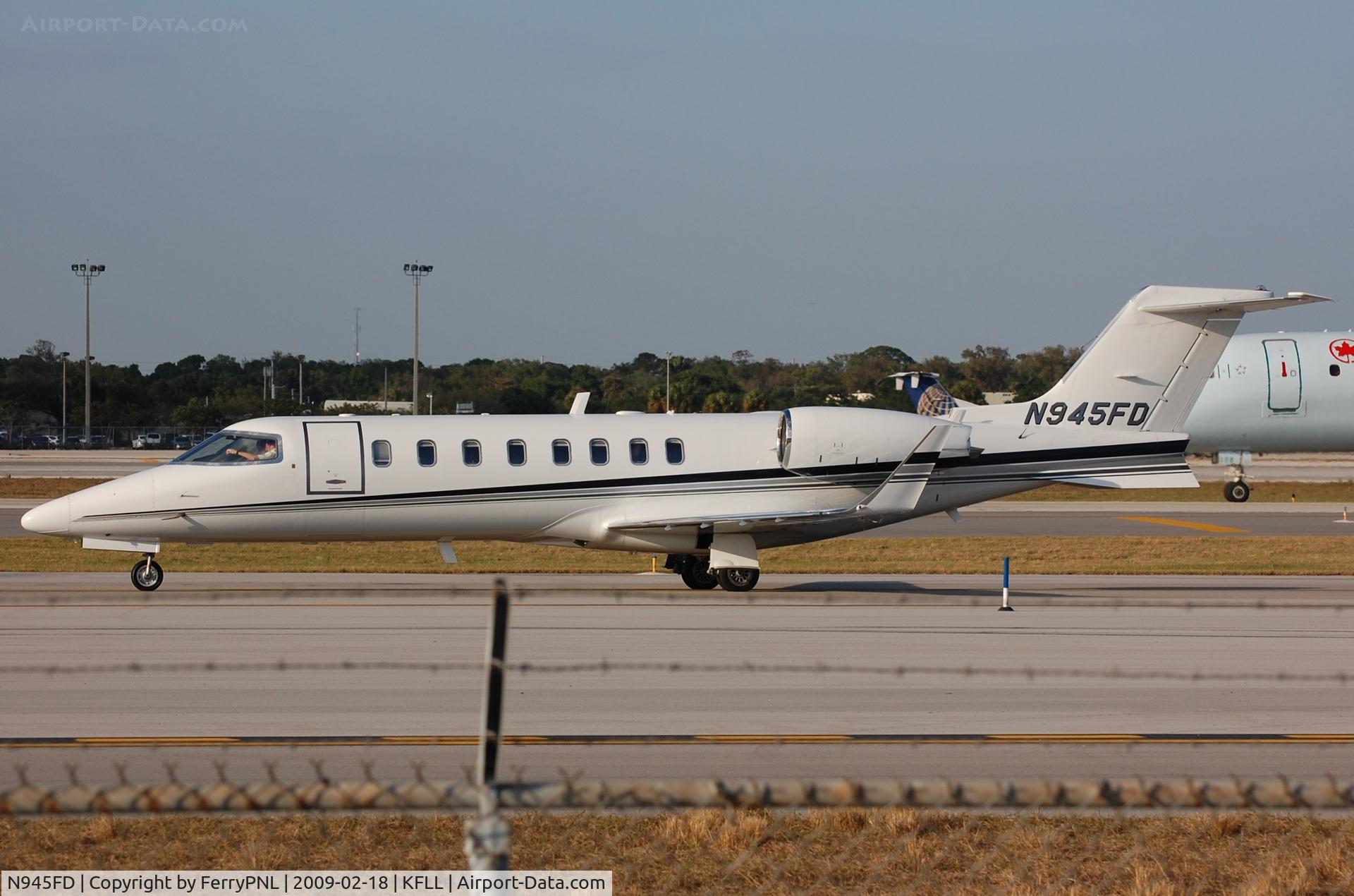 N945FD, 2000 Learjet 45 C/N 122, Learjet 45 for departure