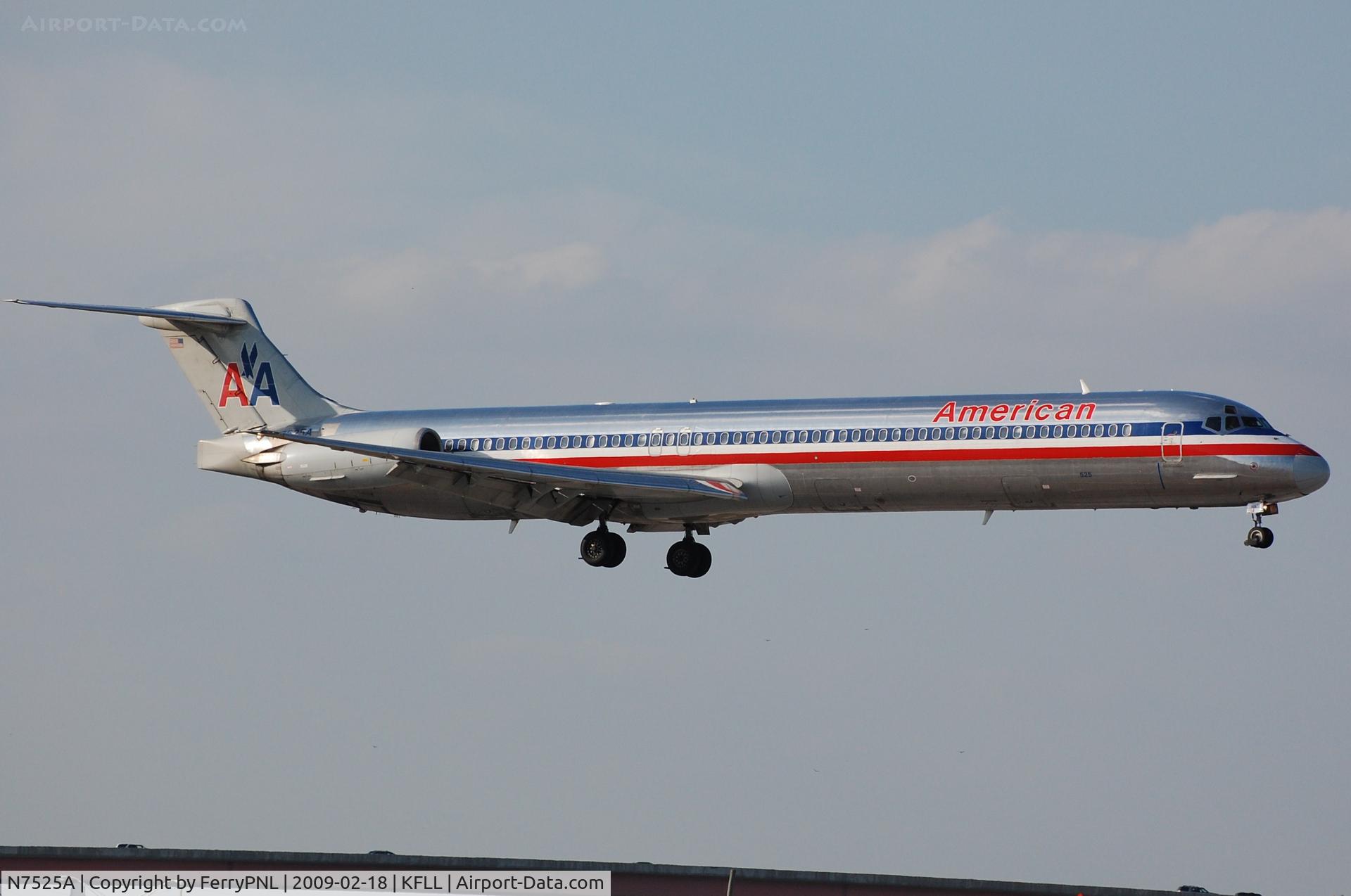 N7525A, 1990 McDonnell Douglas MD-82 (DC-9-82) C/N 49917, AA MD82 arriving in FLL
