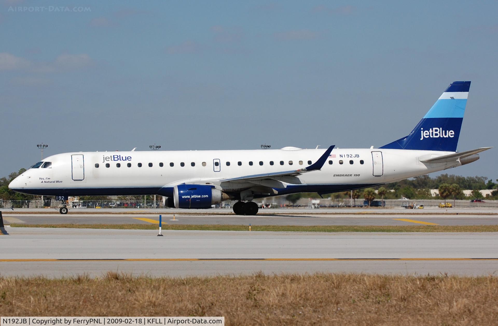 N192JB, 2005 Embraer 190AR (ERJ-190-100IGW) C/N 19000014, ERJ190 about to depart