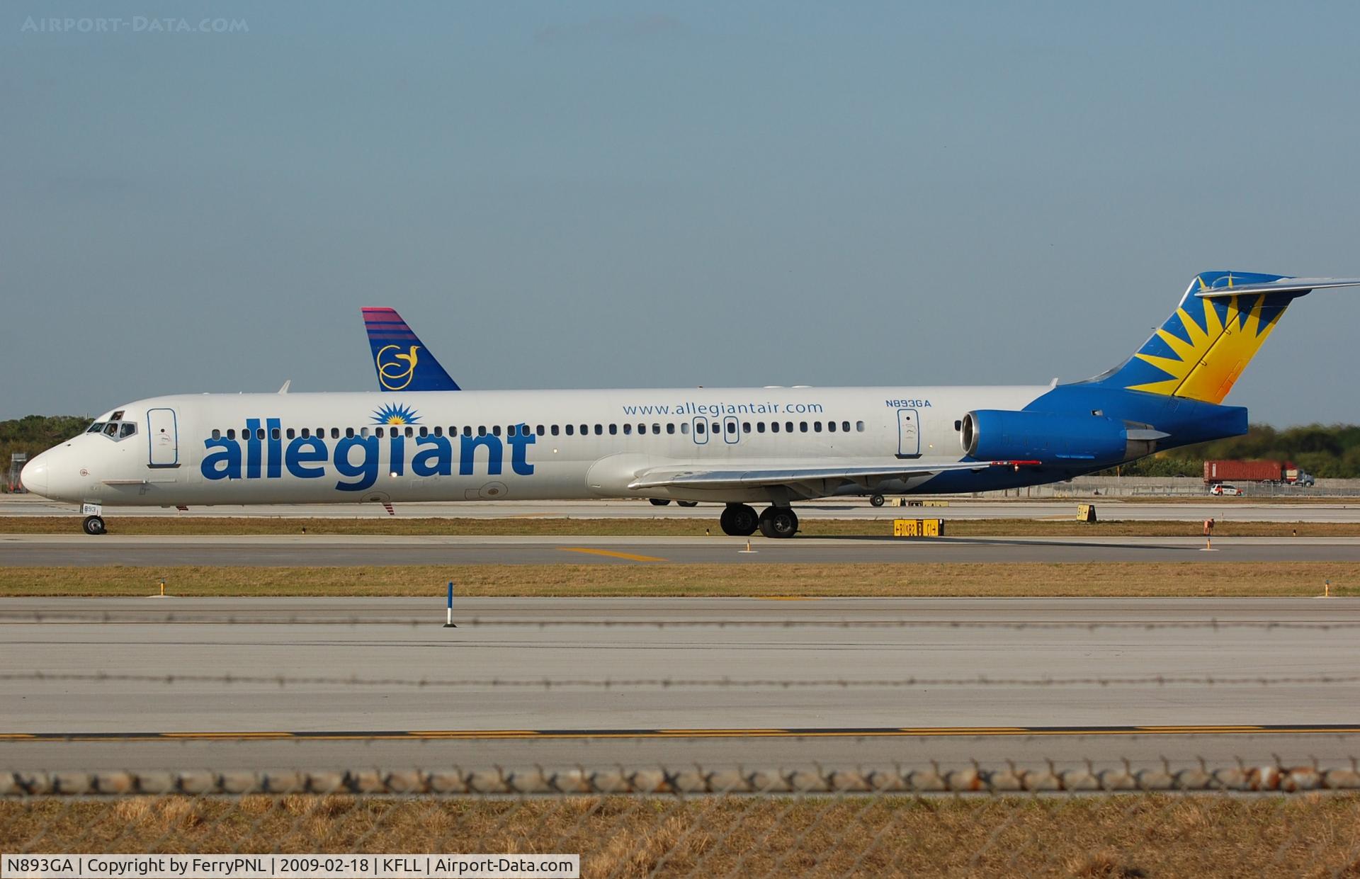 N893GA, 1990 McDonnell Douglas MD-83 (DC-9-83) C/N 53051, Allegiant MD83