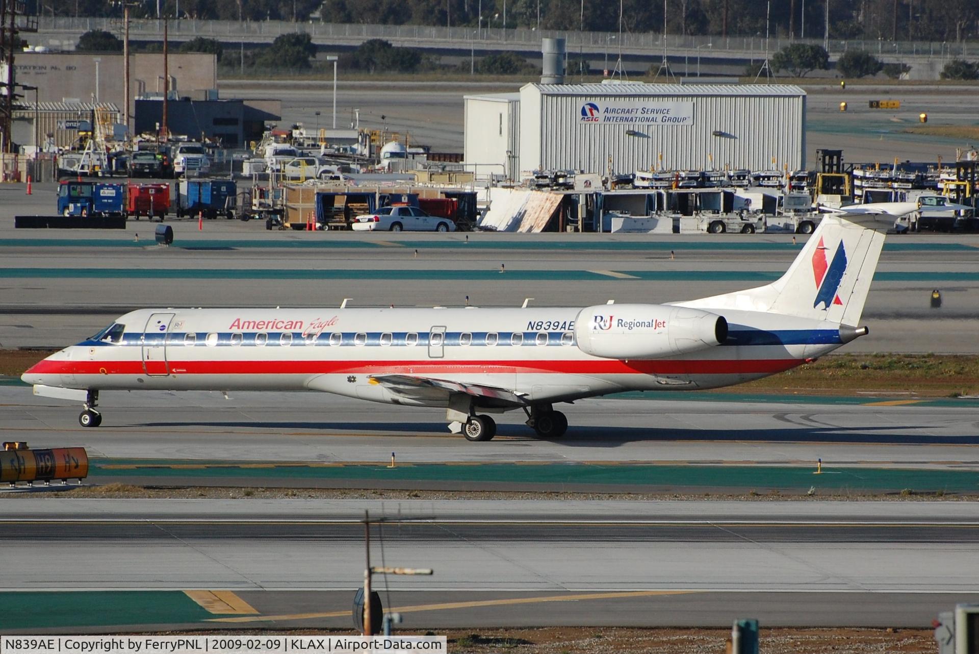N839AE, 2002 Embraer ERJ-140LR (EMB-135KL) C/N 145653, AA ERJ140 vacating runway