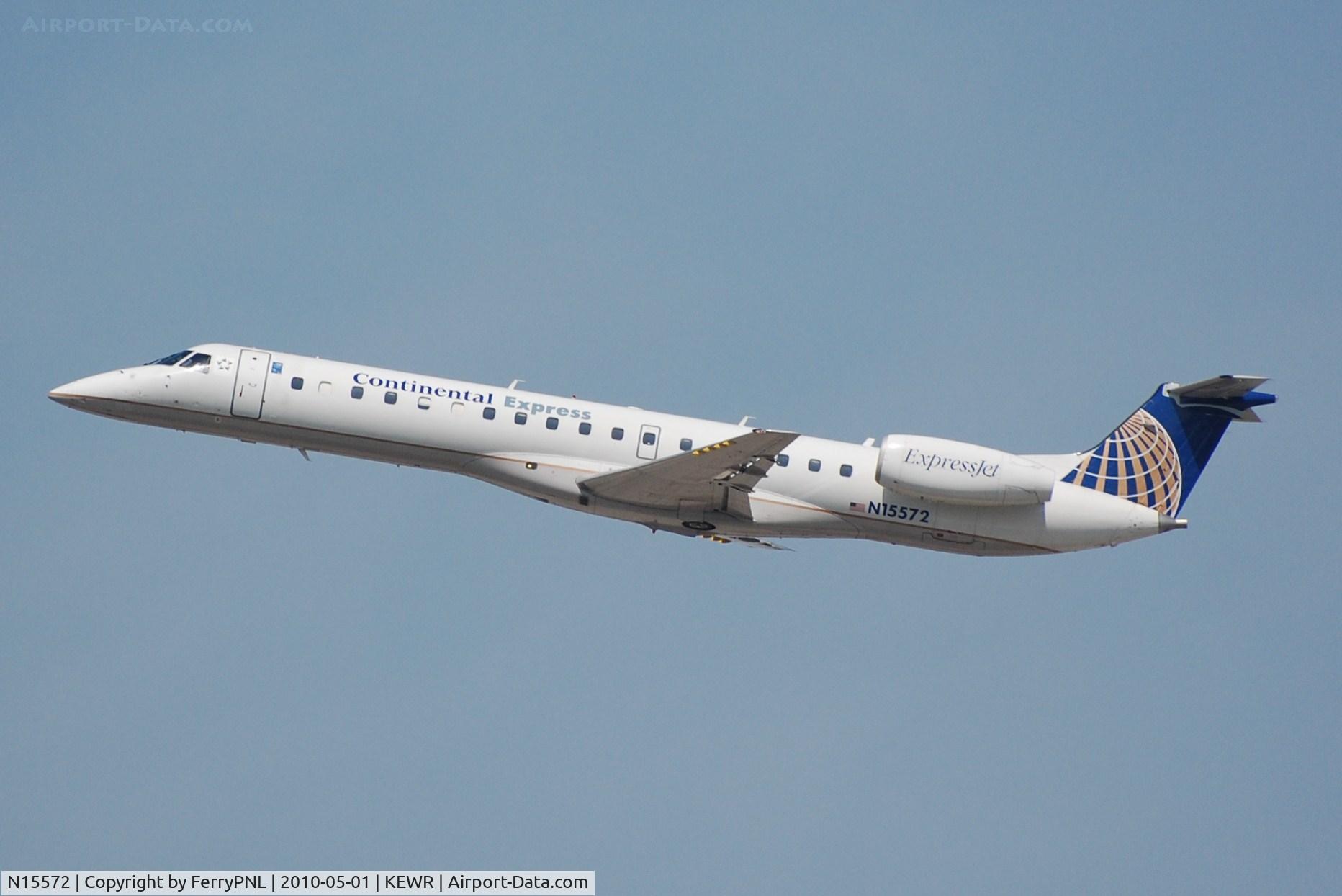 N15572, 2002 Embraer ERJ-145LR (EMB-145LR) C/N 145636, CO taking off