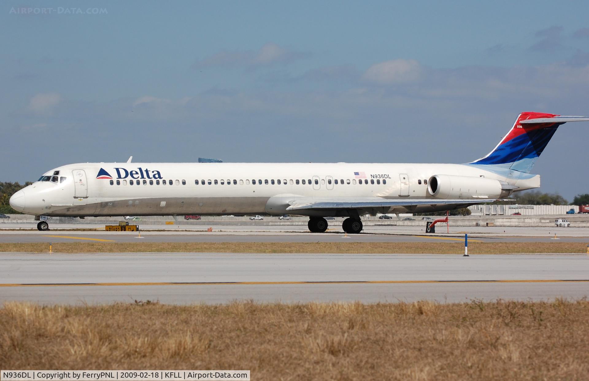 N936DL, 1989 McDonnell Douglas MD-88 C/N 49723, Delta MD88