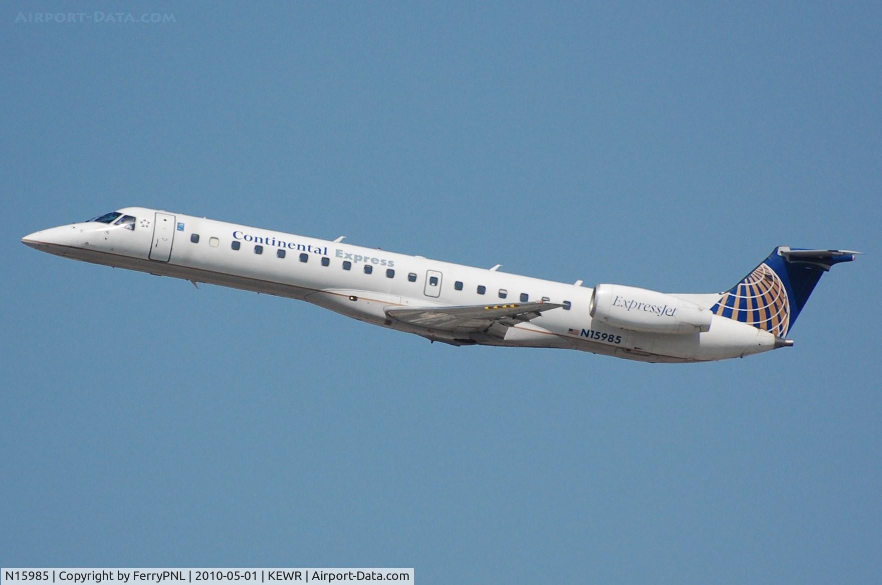 N15985, 2000 Embraer ERJ-145LR (EMB-145LR) C/N 145248, CO Express ERJ145 taking off
