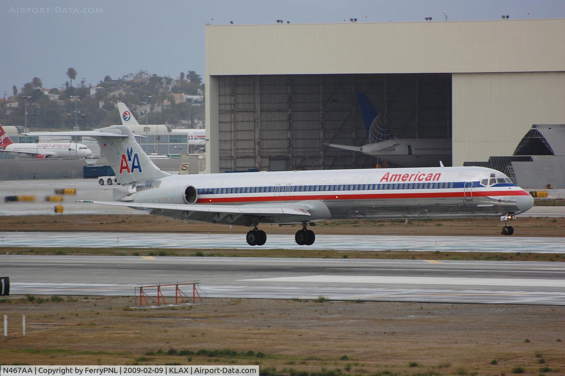N467AA, 1988 McDonnell Douglas MD-82 (DC-9-82) C/N 49597, AA MD82 Landing