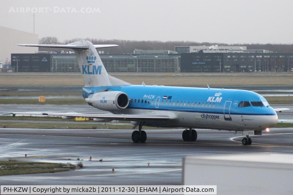 PH-KZW, 1995 Fokker 70 (F-28-0070) C/N 11558, Taxiing