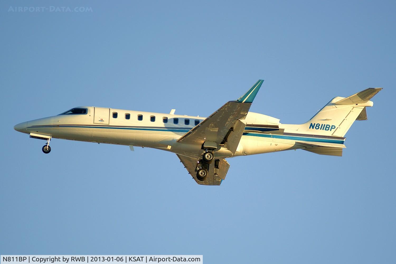 N811BP, 1998 Learjet Inc 45 C/N 010, On approach runway 4 at sunset