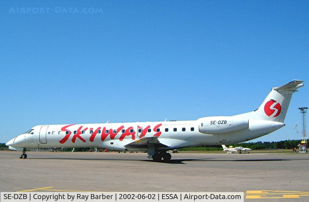 SE-DZB, 1999 Embraer EMB-145EP (ERJ-145EP) C/N 145113, Embraer ERJ-145EP [145113] (Skyways) Stockholm-Arlanda~SE 02/06/2002.