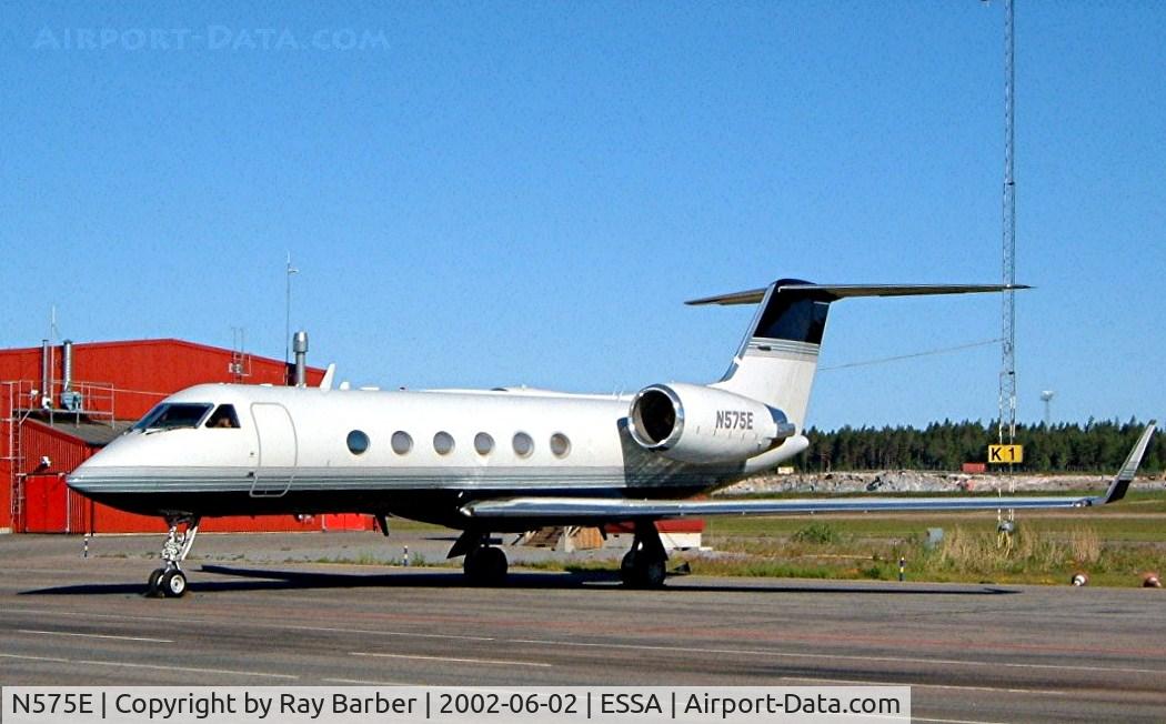 N575E, 1986 Gulfstream Aerospace G-IV C/N 1007, Gulfstream G4 [1007] Stockholm-Arlanda~SE 02/06/2002