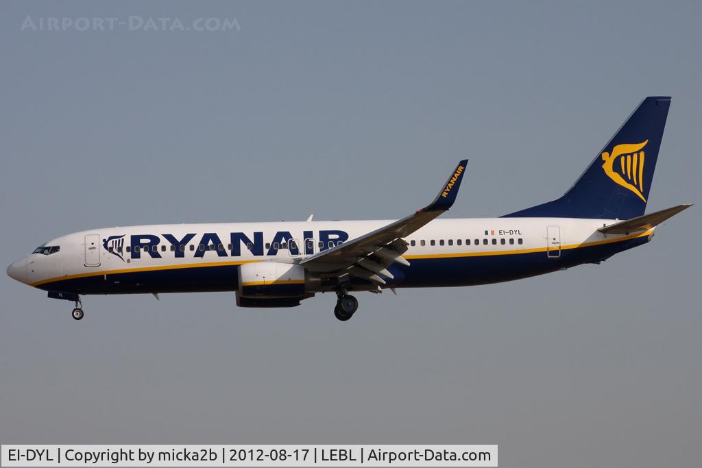 EI-DYL, 2008 Boeing 737-8AS C/N 36574, Landing