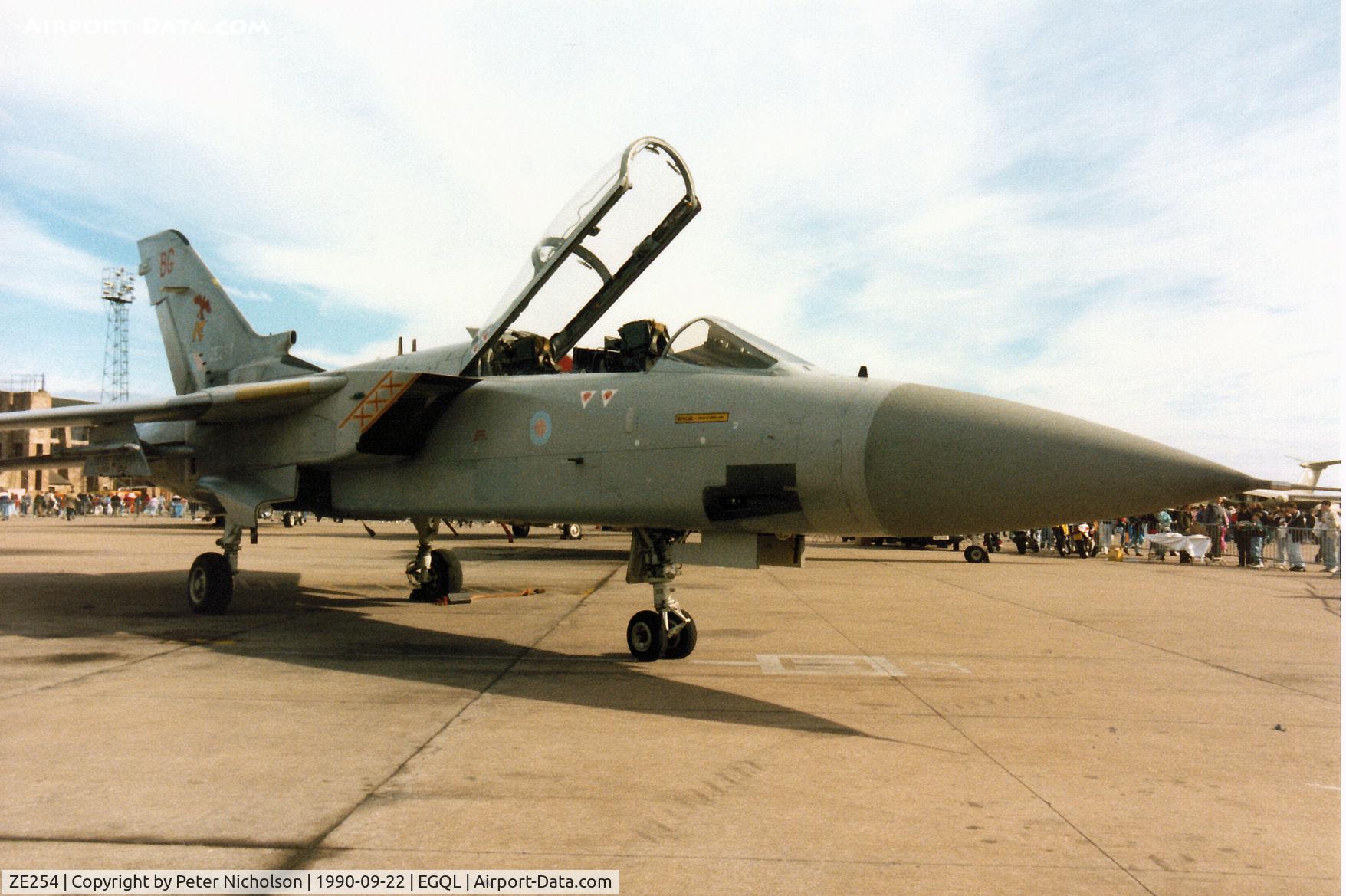 ZE254, 1987 Panavia Tornado F.3 C/N 602/AS031/3269, Tornado F.3 of 29 Squadron on display at the 1990 RAF Leuchars Airshow.