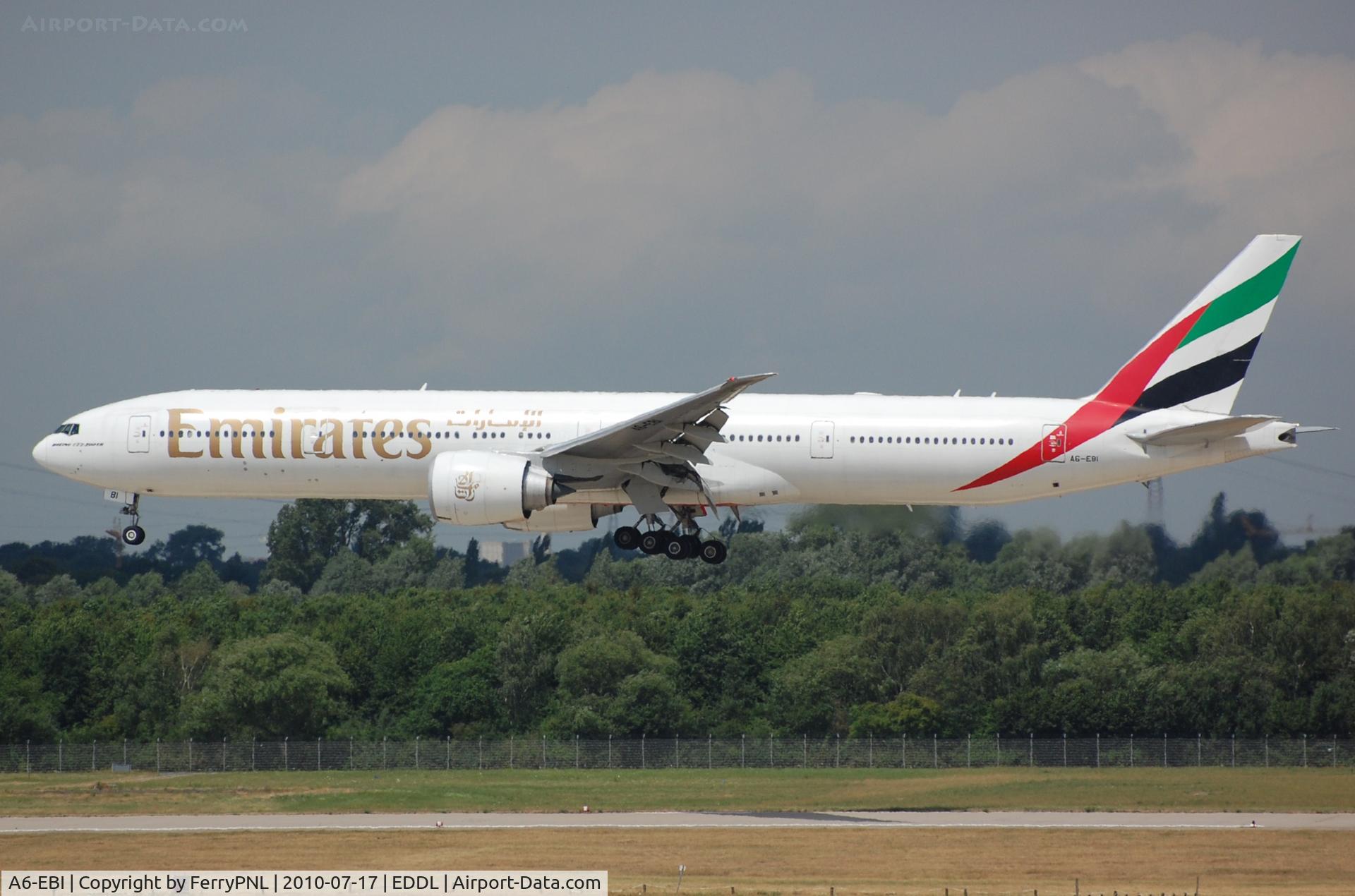 A6-EBI, 2005 Boeing 777-36N/ER C/N 32785, EK B773
