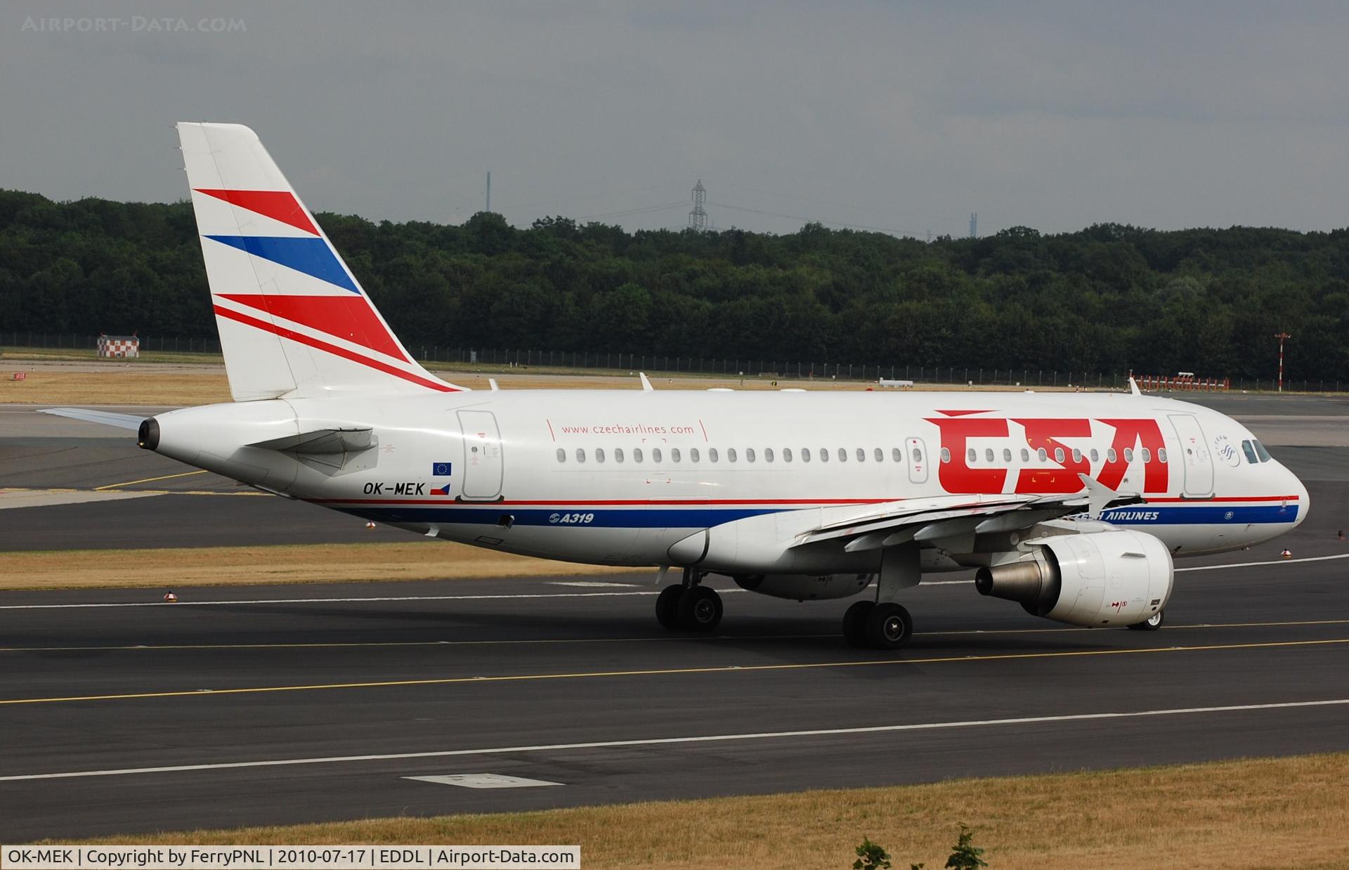 OK-MEK, 2007 Airbus A319-112 C/N 3043, CSA A319 taxiing