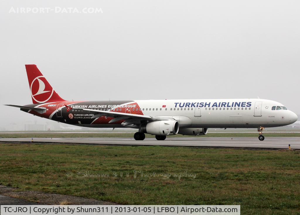 TC-JRO, 2011 Airbus A321-231 C/N 4682, Taxiing holding point rwy 14L for departure in Euroleague c/s