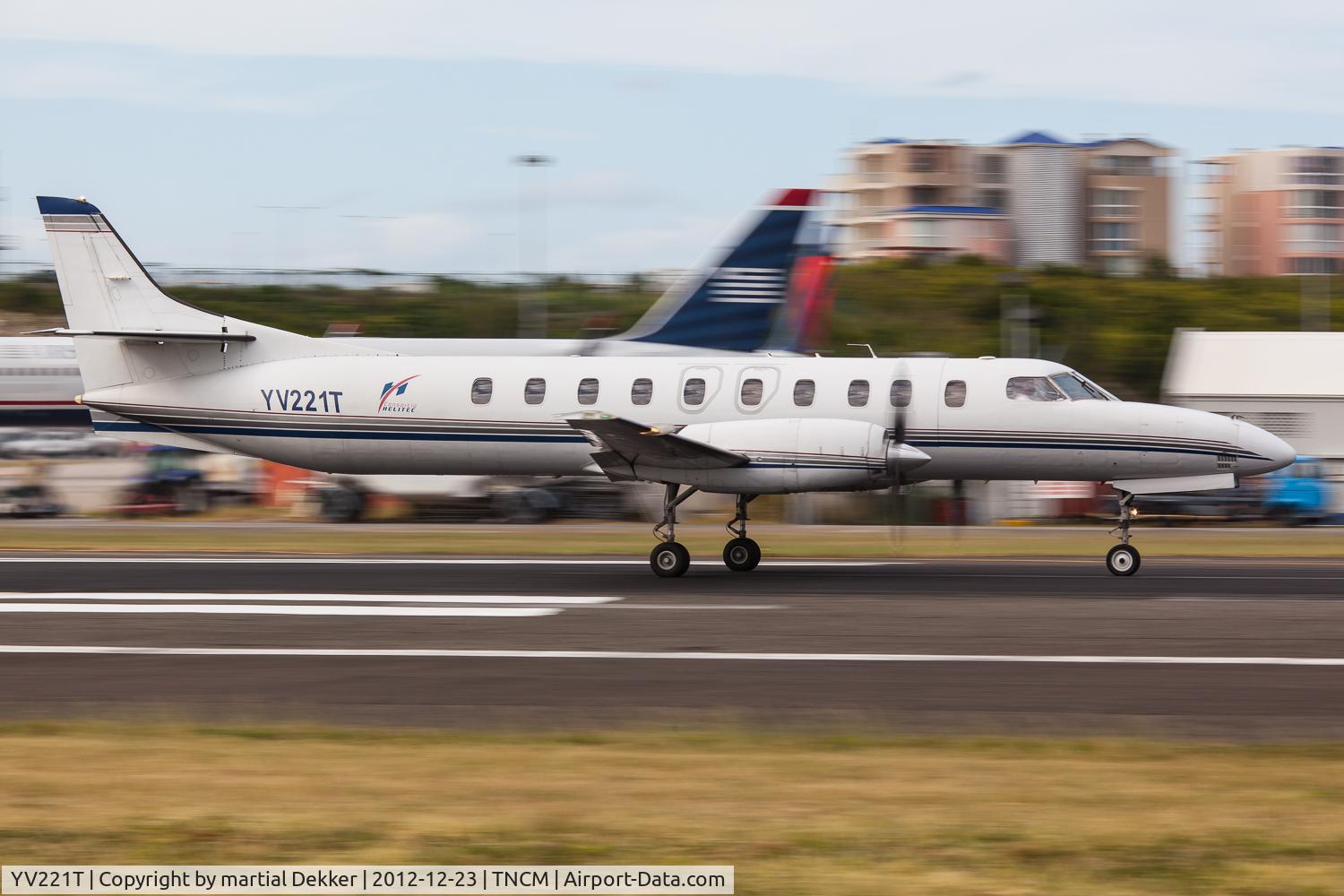 YV221T, 1995 Fairchild SA-227DC Metro 23 C/N DC-879B, take off sxm