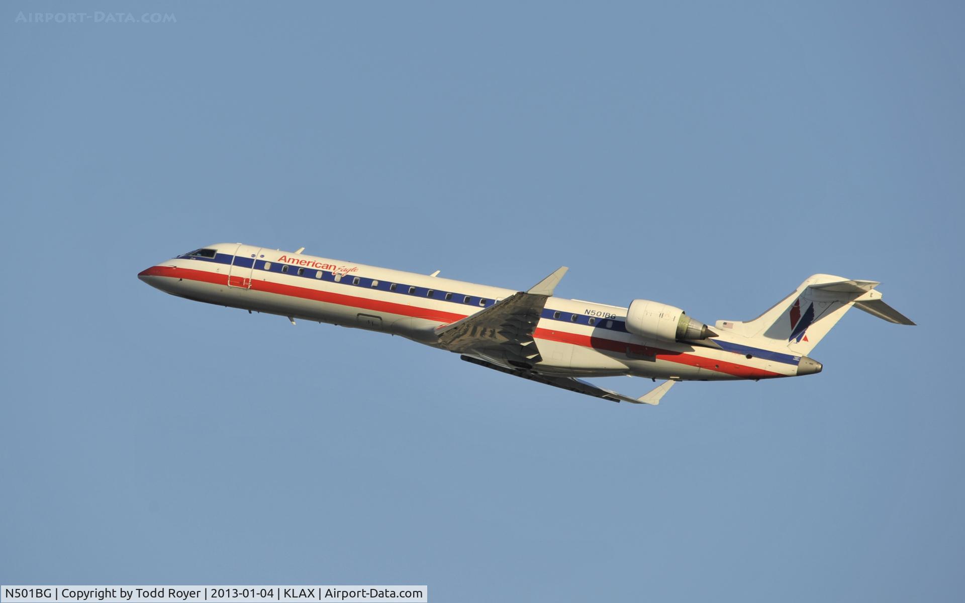 N501BG, 2001 Bombardier CRJ-701ER (CL-600-2C10) Regional Jet C/N 10017, Departing LAX